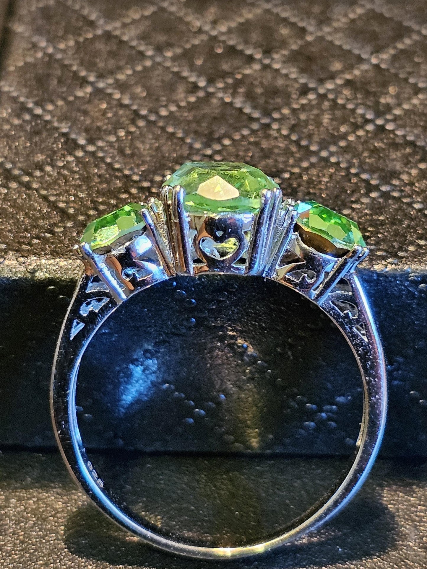 Uranium Glass Oval and Round cut Ring size 8.5 new Sterling Silver with 3 vintage Uranium glass stones that glows under black / UV light