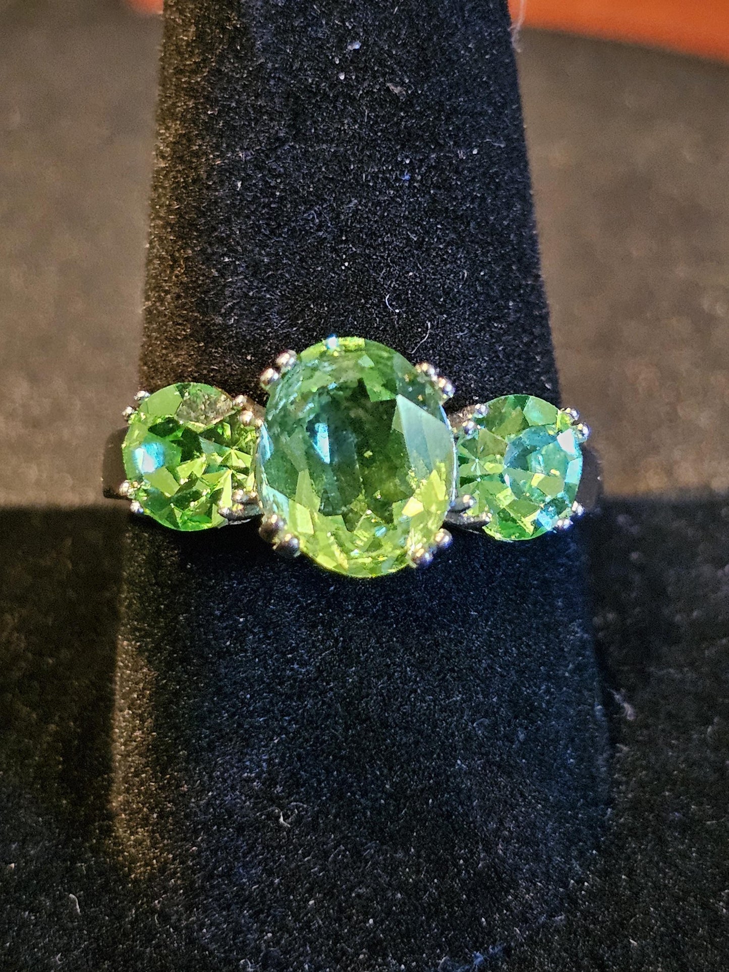 Uranium Glass Oval and Round cut Ring size 8.5 new Sterling Silver with 3 vintage Uranium glass stones that glows under black / UV light