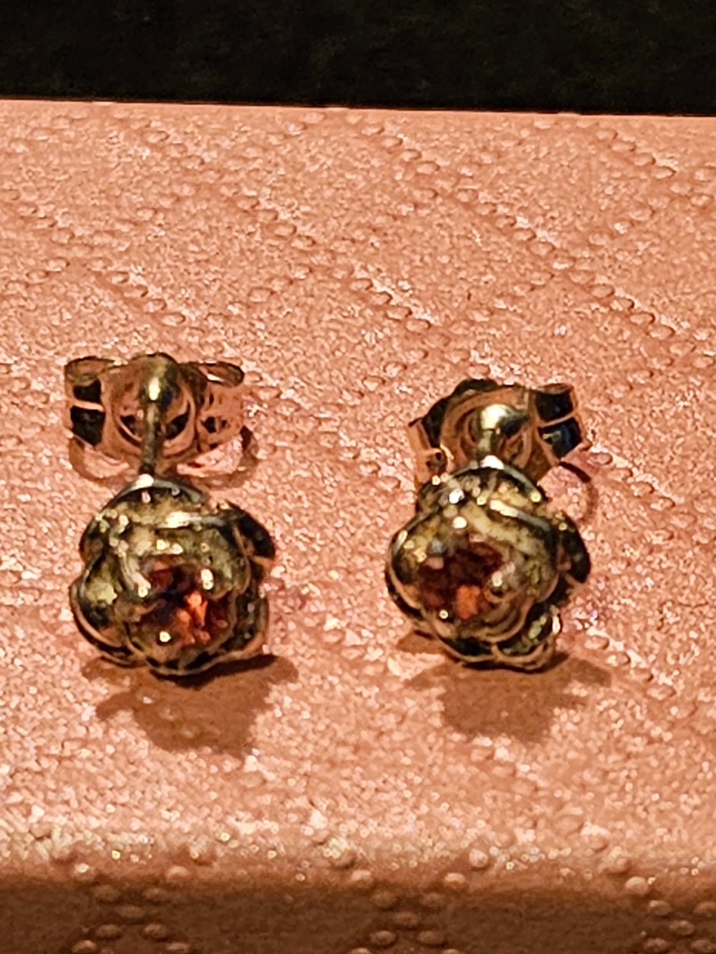 Boucles d'oreilles en verre d'uranium rose en argent sterling avec pierres en verre d'uranium rose vintage, brille sous la lumière noire/UV