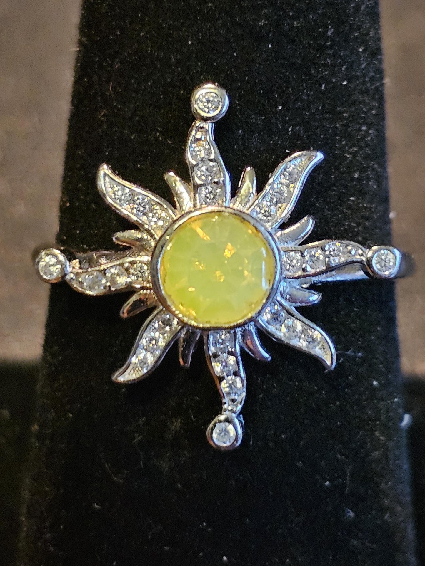Bague tournesol réglable en verre d'uranium, en argent sterling neuf avec pierres rondes en verre d'uranium vintage de 8 mm qui brillent sous la lumière noire / UV
