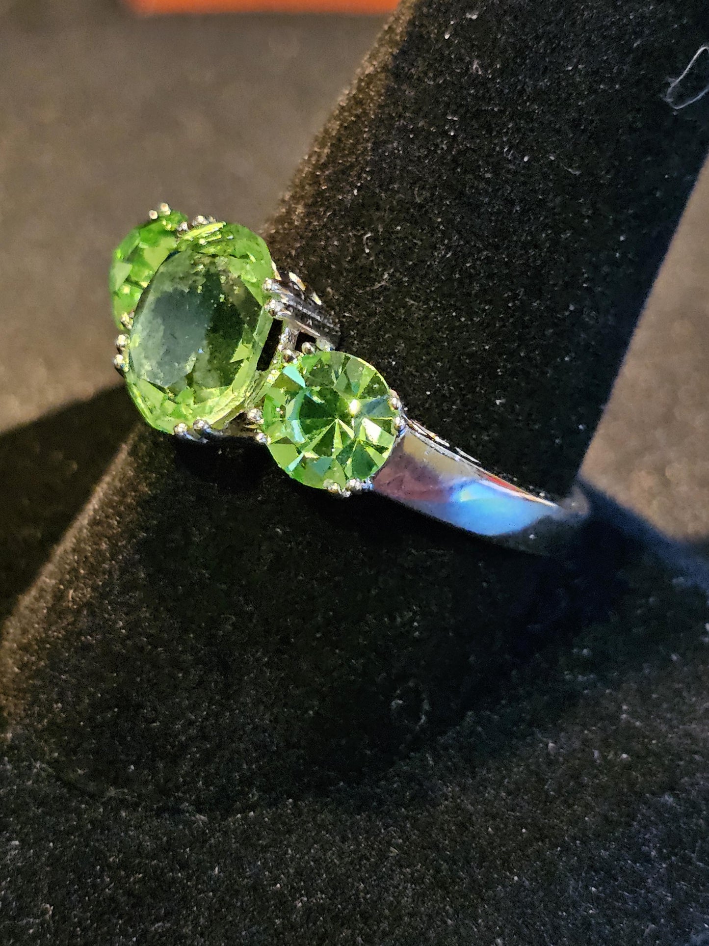 Uranium Glass Oval and Round cut Ring size 8.5 new Sterling Silver with 3 vintage Uranium glass stones that glows under black / UV light