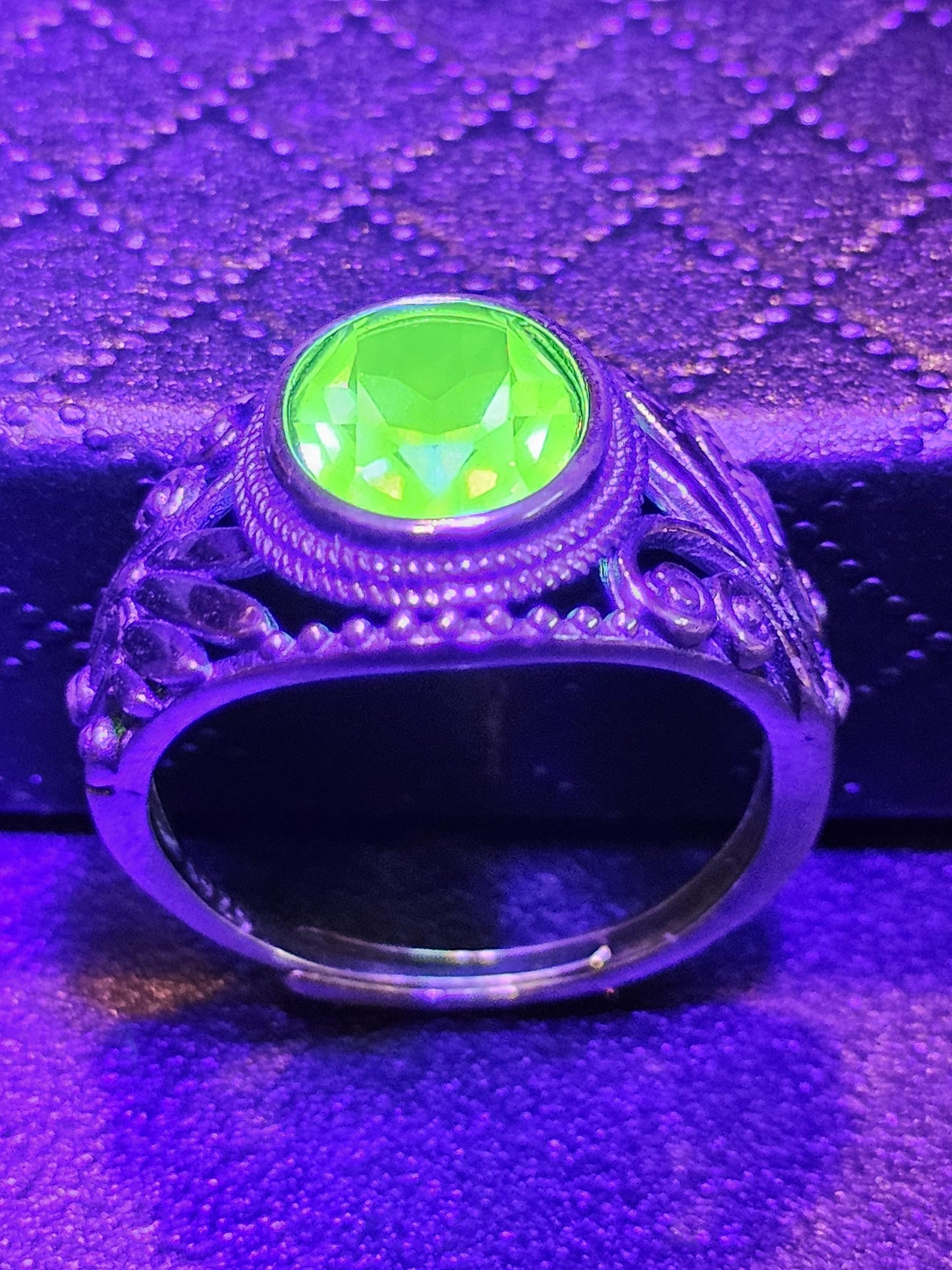 Uranium Glass Adjustable Ring vintage style new Sterling Silver with vintage Oval cut Uranium glass stone that glows under black / UV light