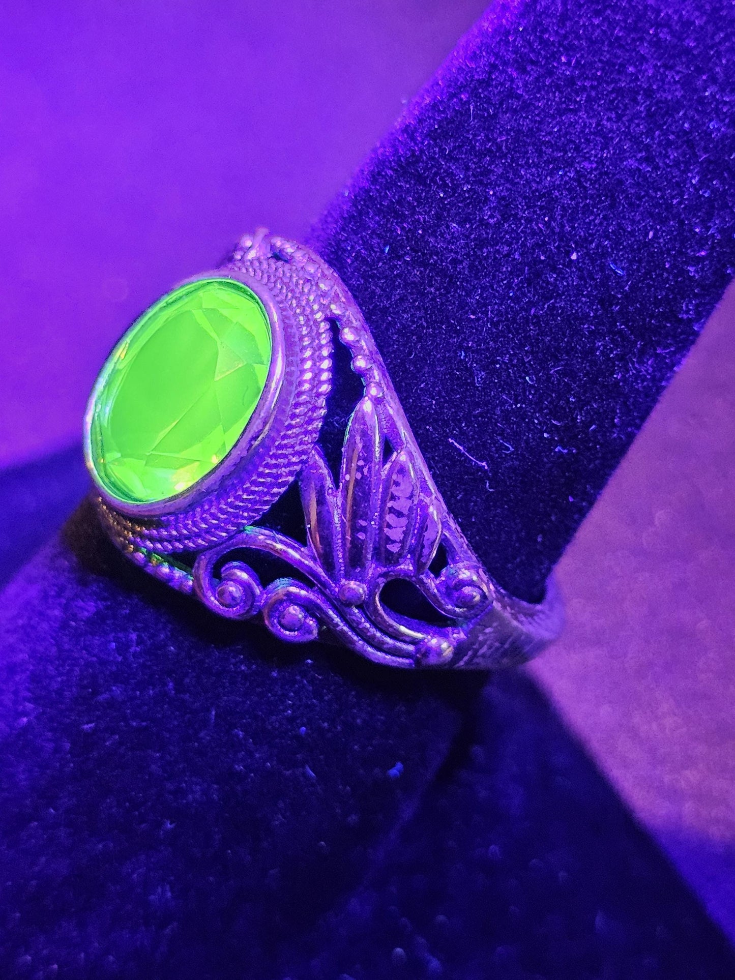 Uranium Glass Adjustable Ring vintage style new Sterling Silver with vintage Oval cut Uranium glass stone that glows under black / UV light