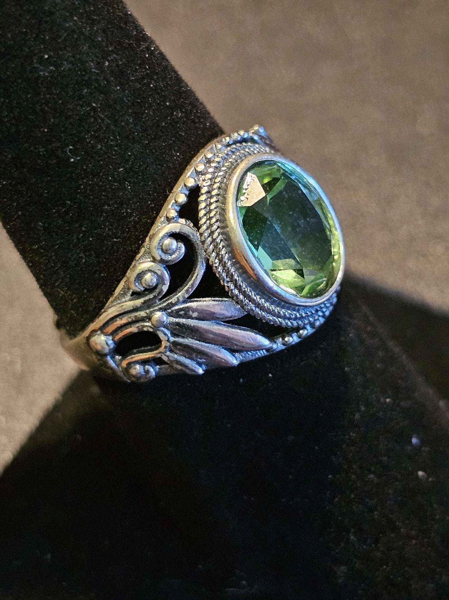 Uranium Glass Adjustable Ring vintage style new Sterling Silver with vintage Oval cut Uranium glass stone that glows under black / UV light