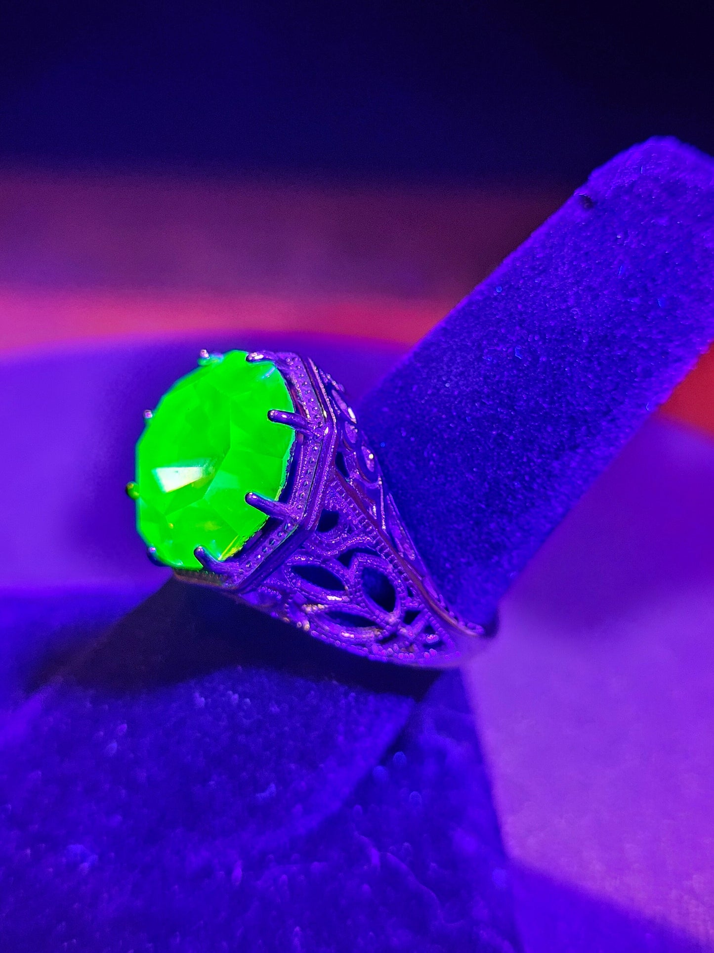 Uranium Glass Round cut Ring Art Deco in size 6.5, 7, 7.5 Sterling Silver large vintage Uranium glass stone that glows under black/UV light