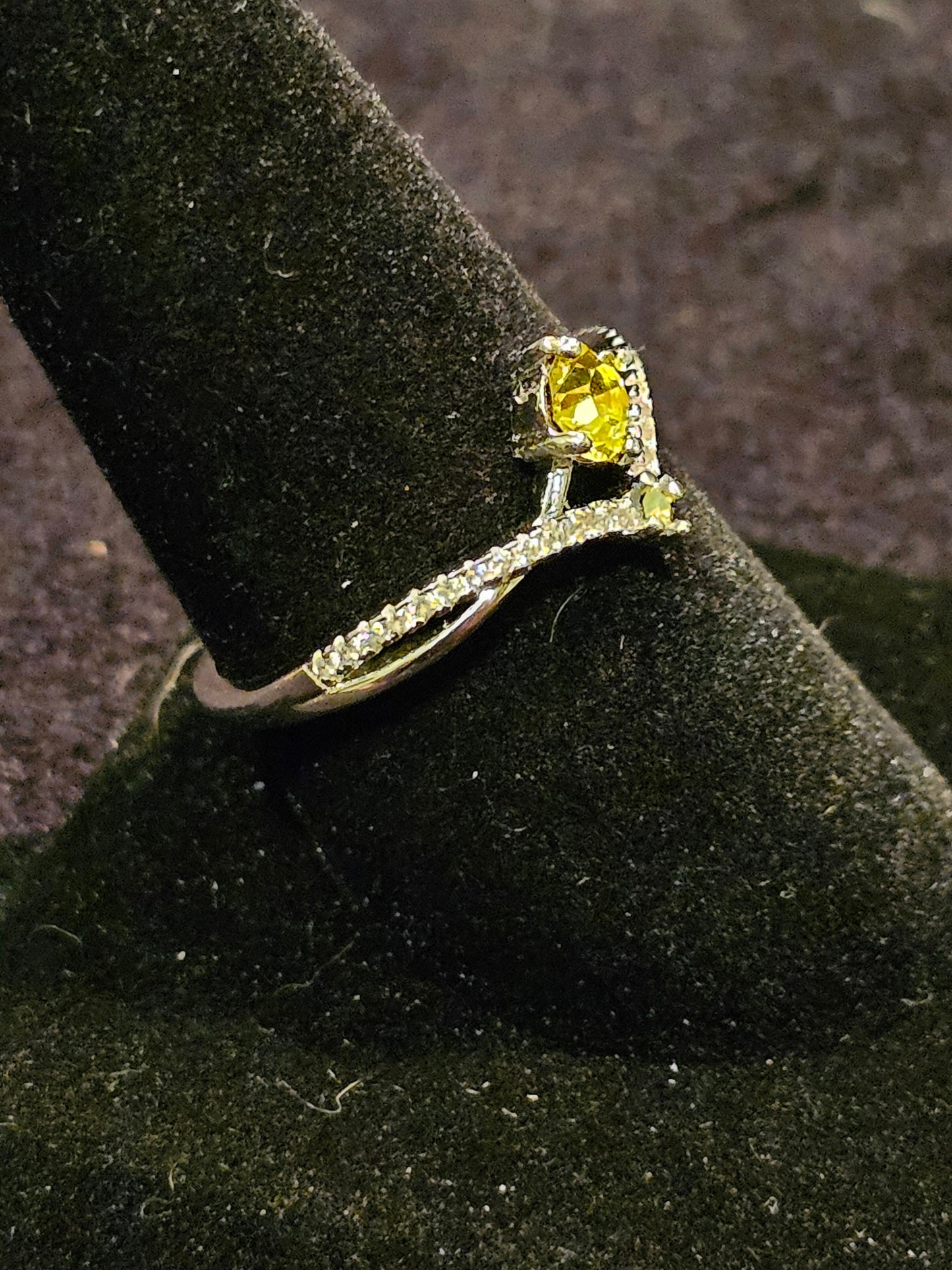 Bague ronde en verre de cadmium et d'uranium, taille 5 à 11, en argent sterling neuf avec pierres qui brillent sous la lumière noire / UV