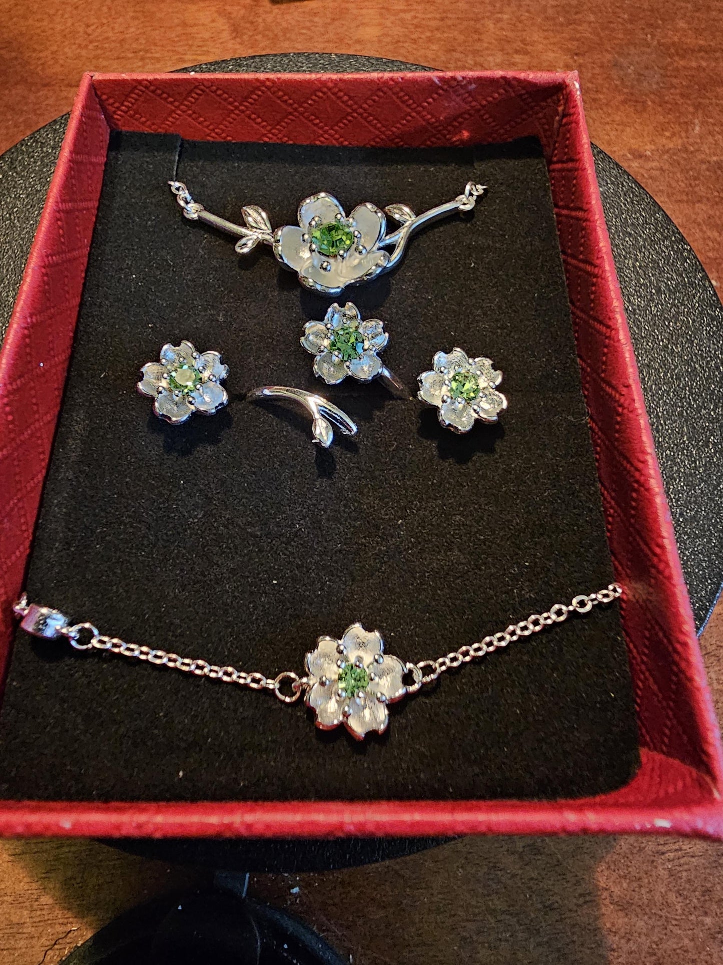 Coffret cadeau de bijoux en verre d'uranium Bague réglable en argent sterling, boucles d'oreilles, collier, bracelet vintage Le verre d'uranium brille sous la lumière noire/UV