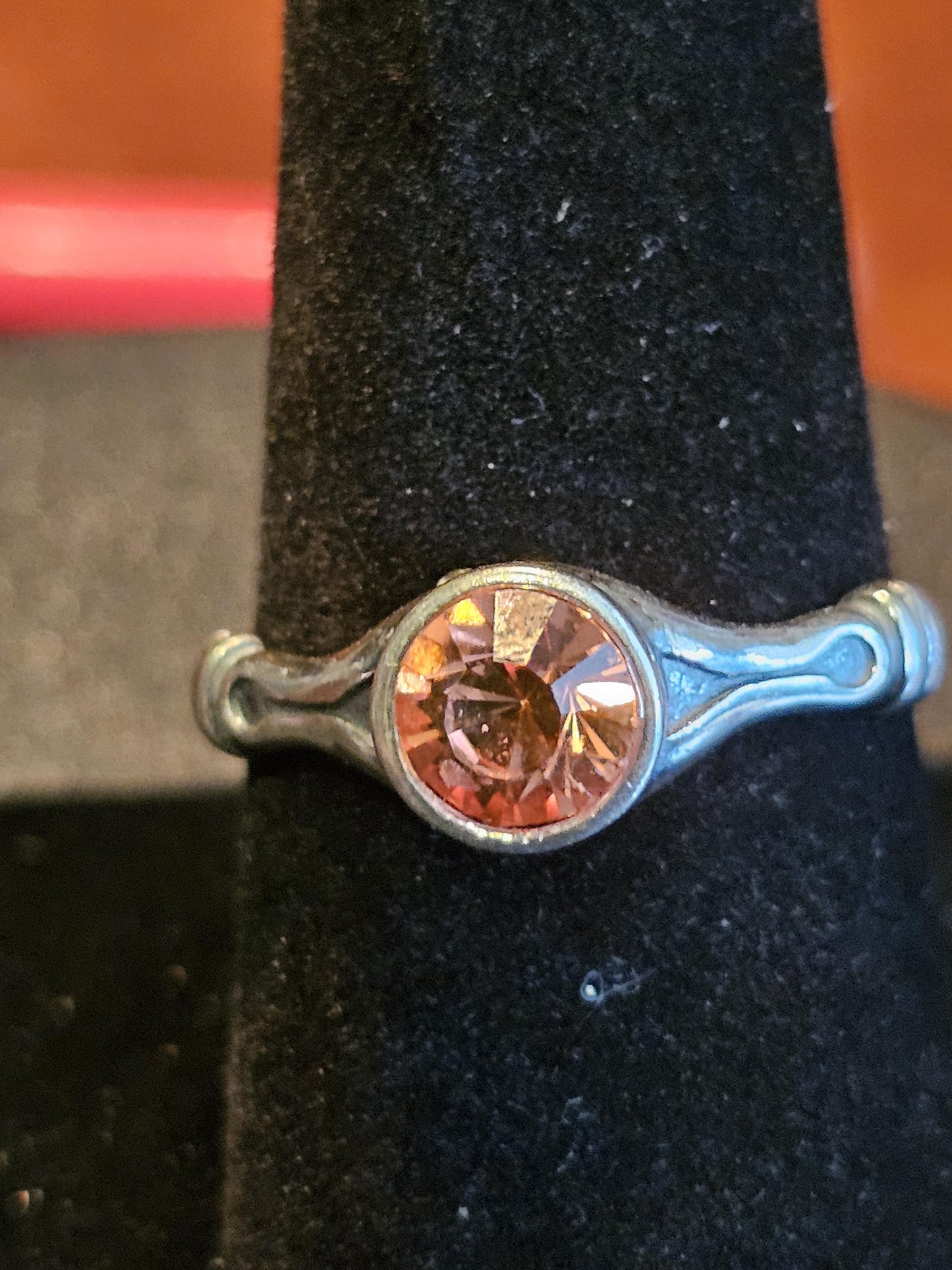 Bague réglable en verre d'uranium, en argent sterling neuf, avec une pierre de verre d'uranium verte ou rose vintage de 6 mm qui brille sous la lumière noire