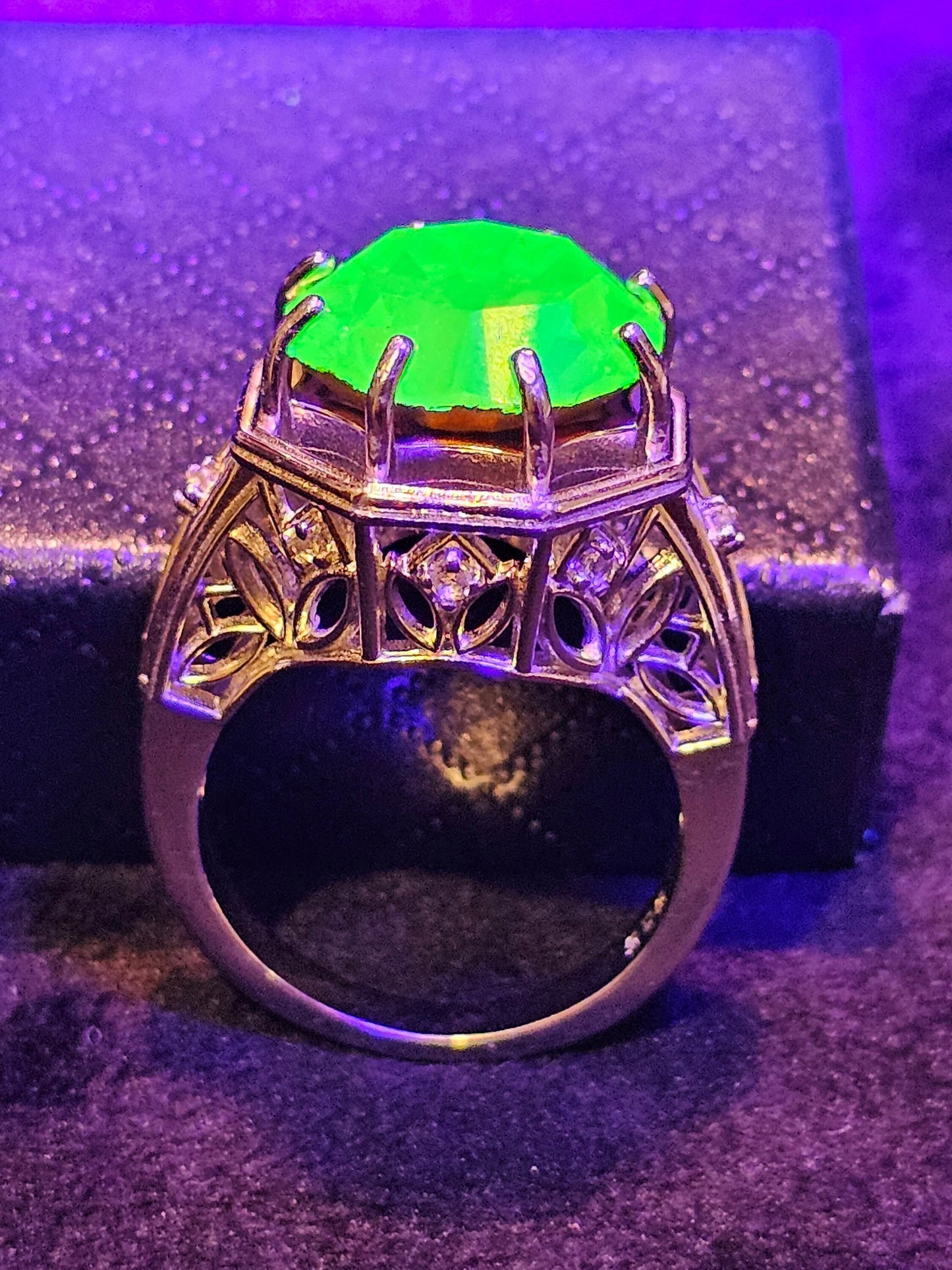Uranium Glass Round cut Ring size 6.5, 7, 7.5 new Sterling Silver with a large vintage Uranium glass stone that glows under black / UV light