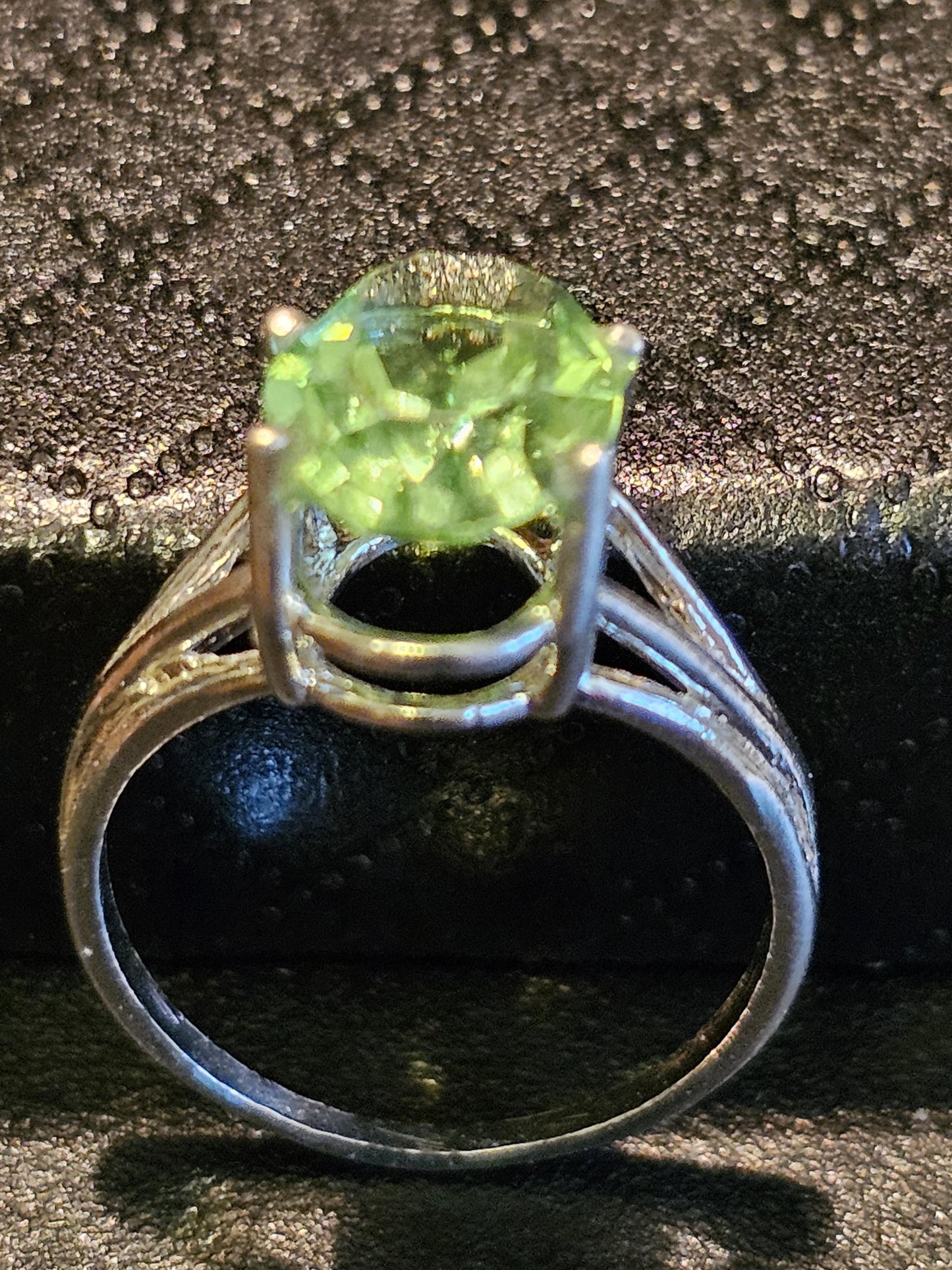 Uranium Glass Oval cut Ring size 5.5 split shank in new Sterling Silver with a 10x8 mm Uranium glass stone that glows under black / UV light