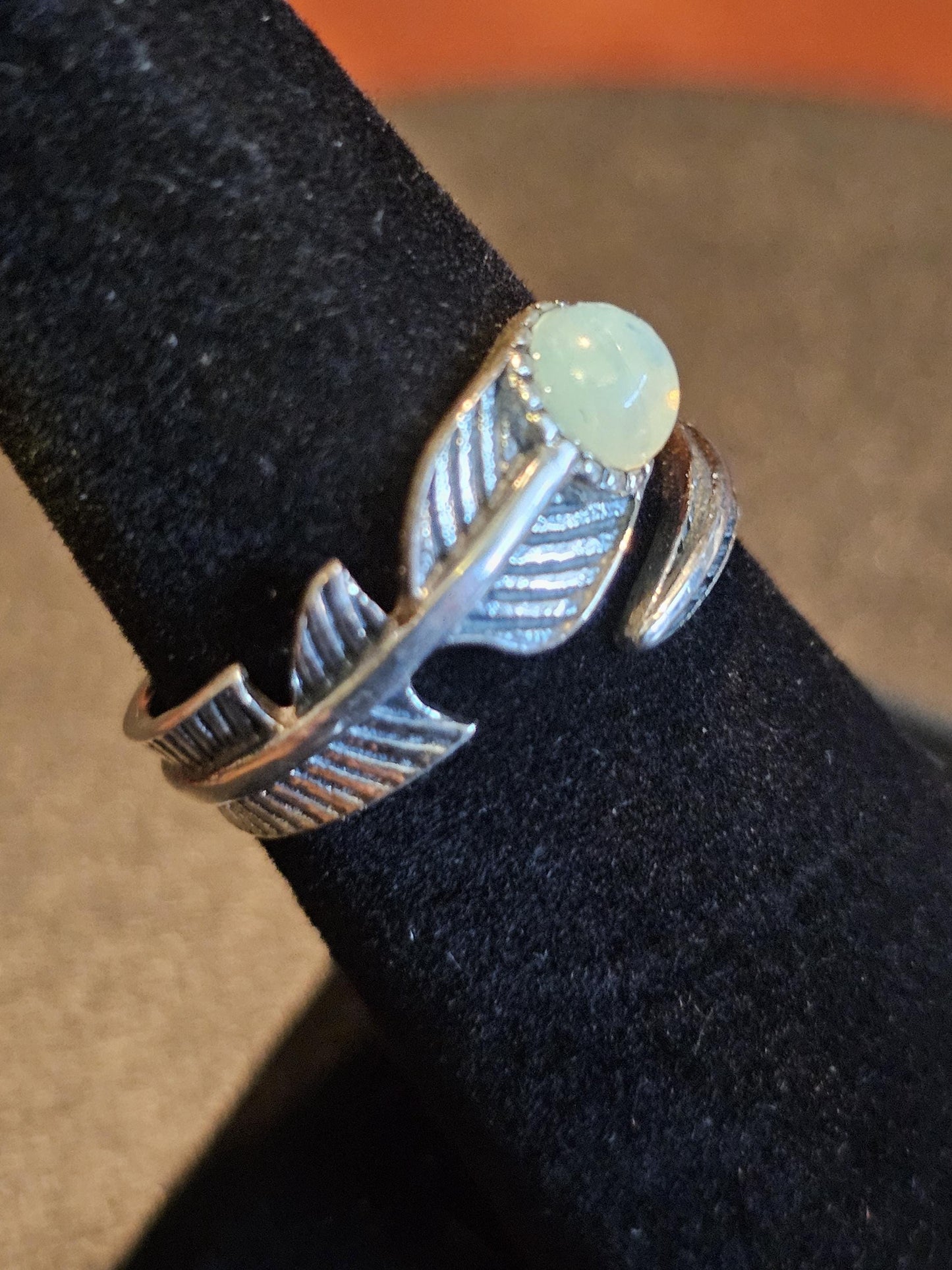 Bague ajustable en verre d'uranium, argent sterling, taille ronde, 5 mm, couleur opale, vintage, pierres en verre d'uranium qui brillent sous la lumière noire / UV