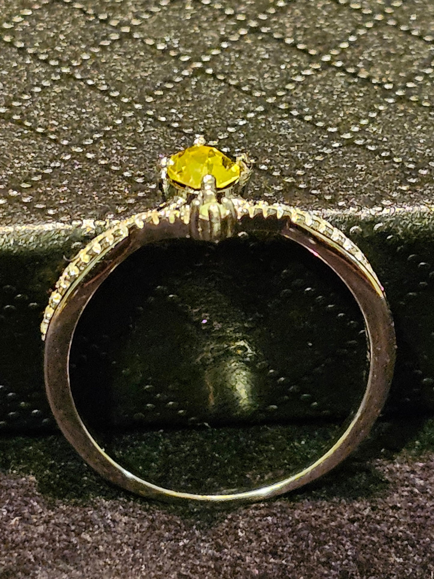 Bague ronde en verre de cadmium et d'uranium, taille 5 à 11, en argent sterling neuf avec pierres qui brillent sous la lumière noire / UV