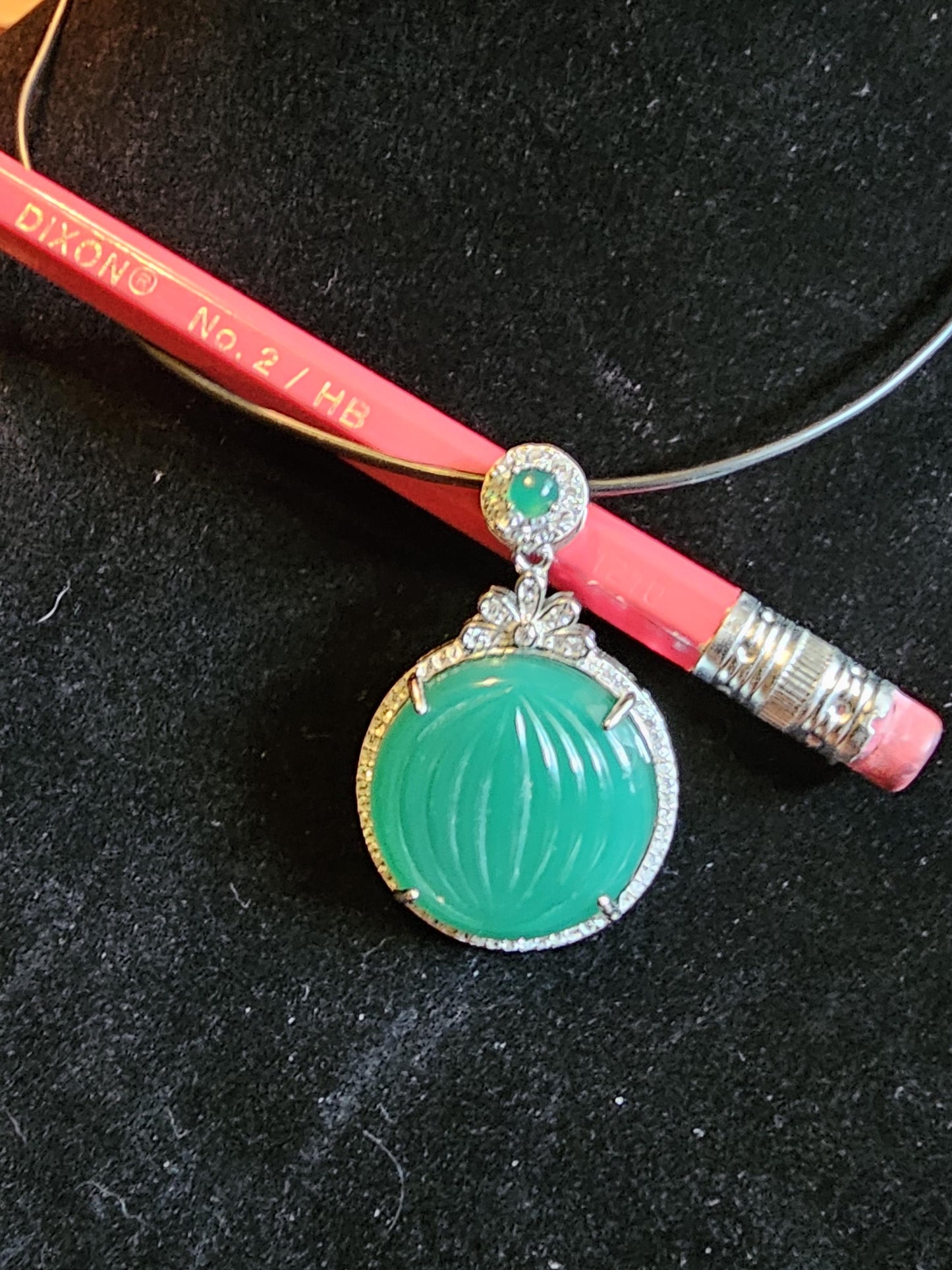 Pendentif en verre d'uranium, nouveau cadre en argent sterling avec un énorme rond en verre d'uranium Art déco vintage de 22 mm qui brille sous la lumière noire / UV
