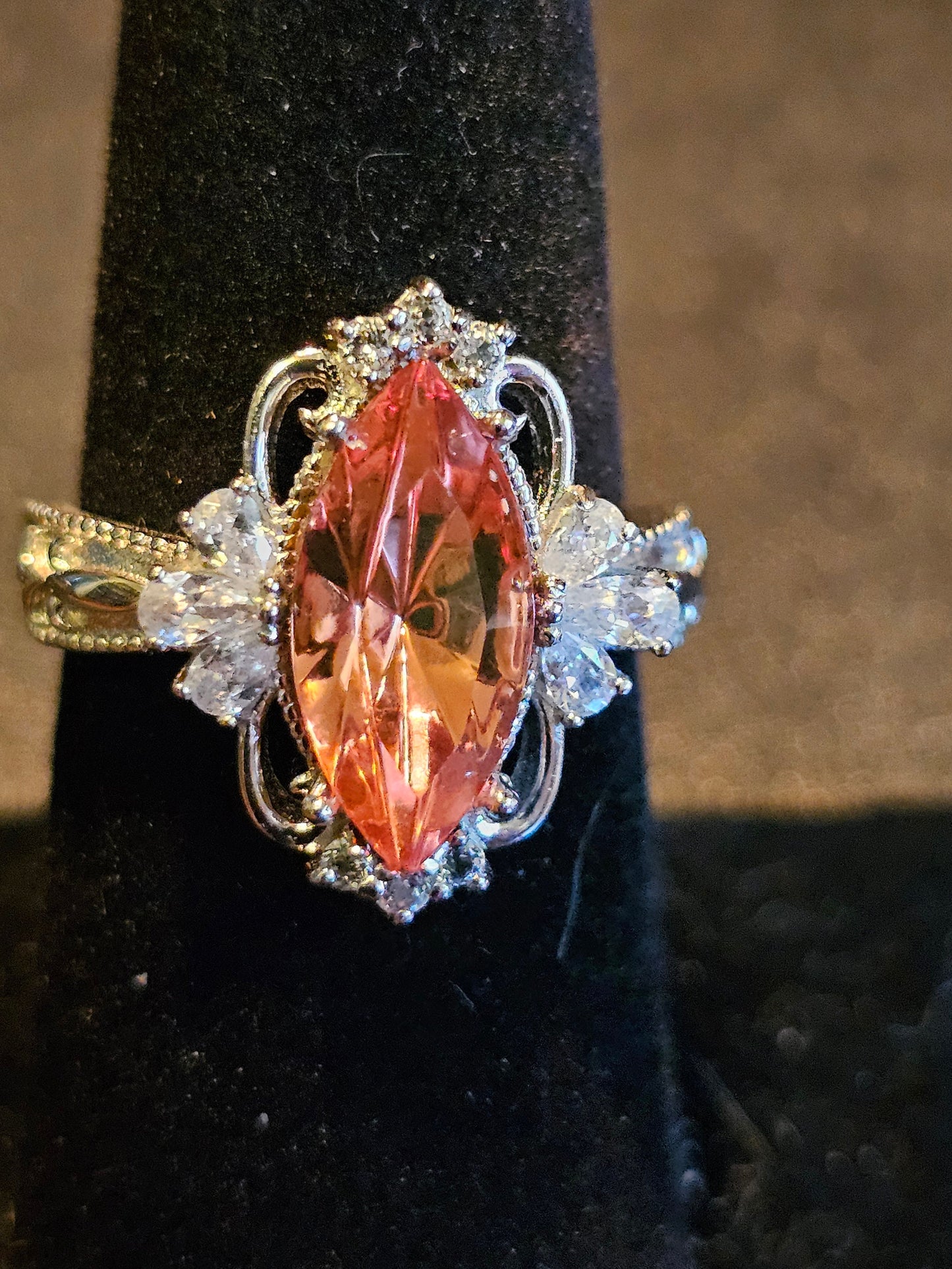 Bague en verre d'uranium taille marquise toutes tailles style Fleur de Lis argent sterling vintage pierre de verre d'uranium qui brille sous la lumière noire / UV