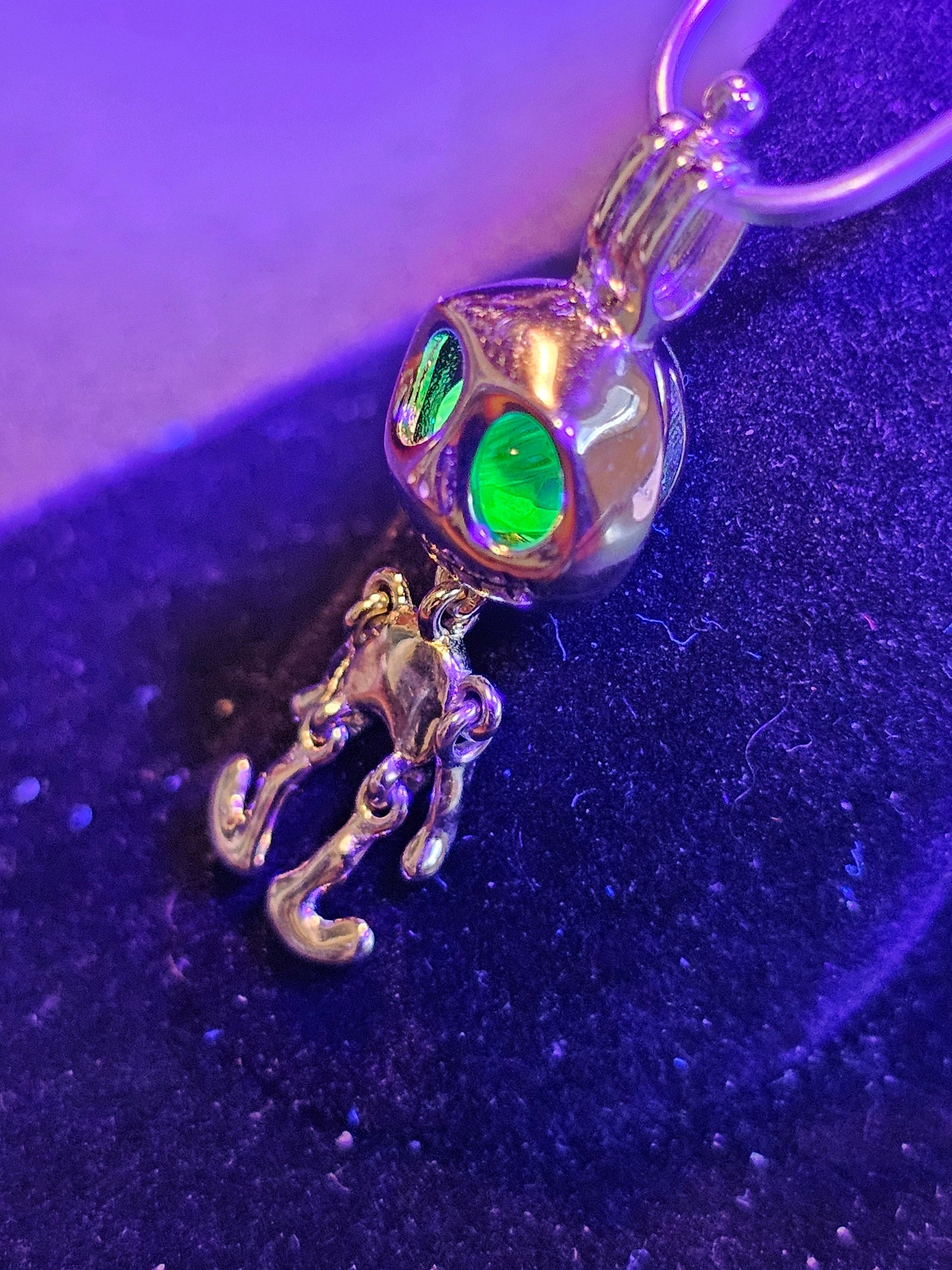 Pendentif en verre d'uranium, nouveau pendentif en argent sterling avec une perle de verre d'uranium de taille ronde vintage qui brille sous la lumière noire / UV