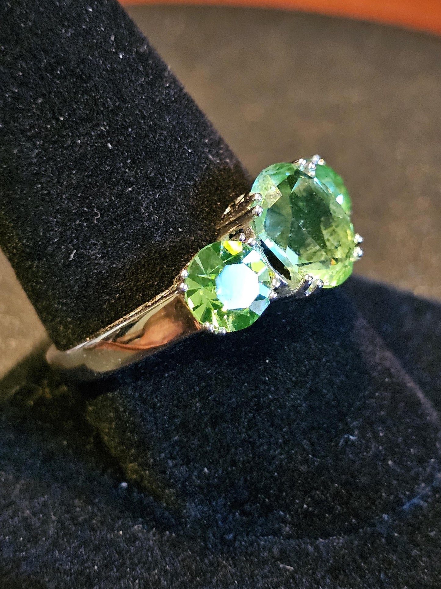 Uranium Glass Oval and Round cut Ring size 8.5 new Sterling Silver with 3 vintage Uranium glass stones that glows under black / UV light