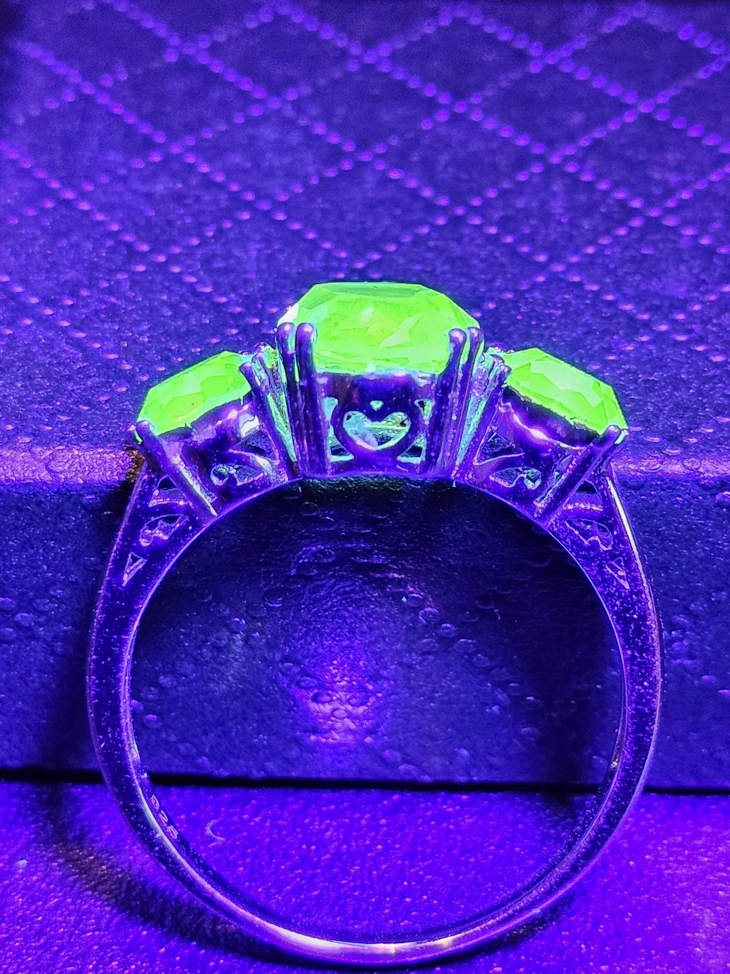 Uranium Glass Oval and Round cut Ring size 8.5 new Sterling Silver with 3 vintage Uranium glass stones that glows under black / UV light