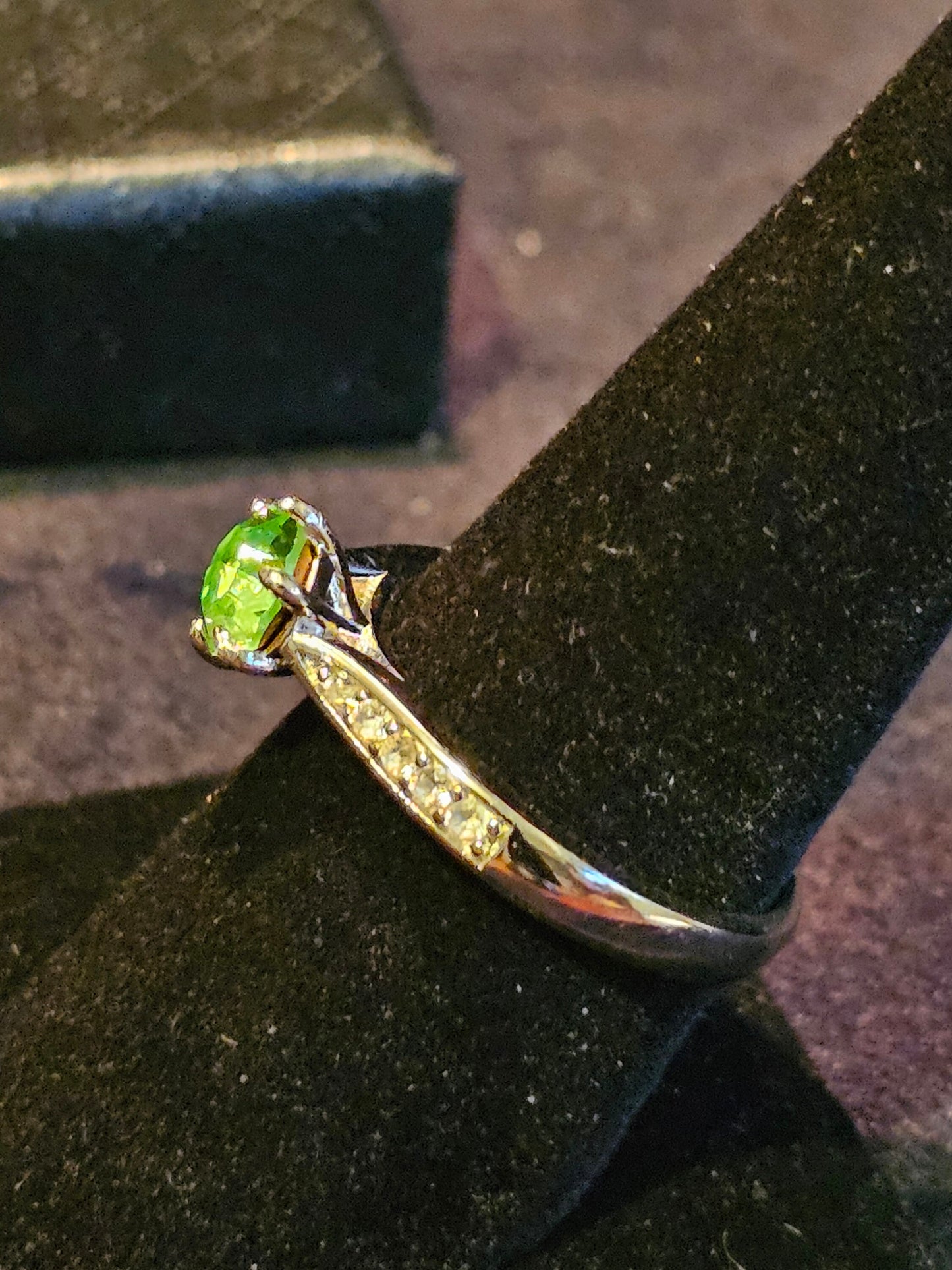Uranium Glass Round cut Ring size 4, through size 11 in Sterling Silver vintage 6 mm Uranium glass stone that glows under black / UV light