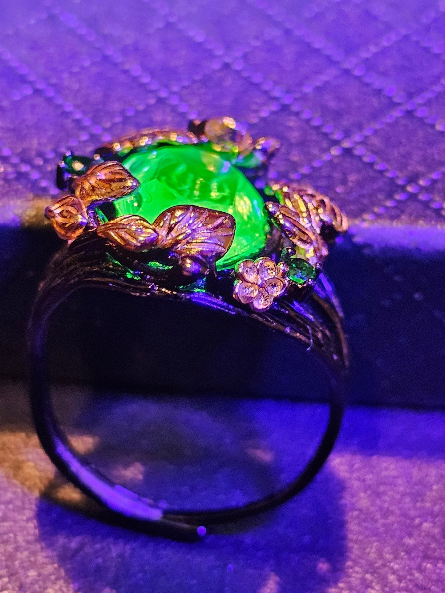Uranium Glass Adjustable Ring in new Sterling Silver Italian style with large vintage Uranium glass Oval stone glows under black / UV light