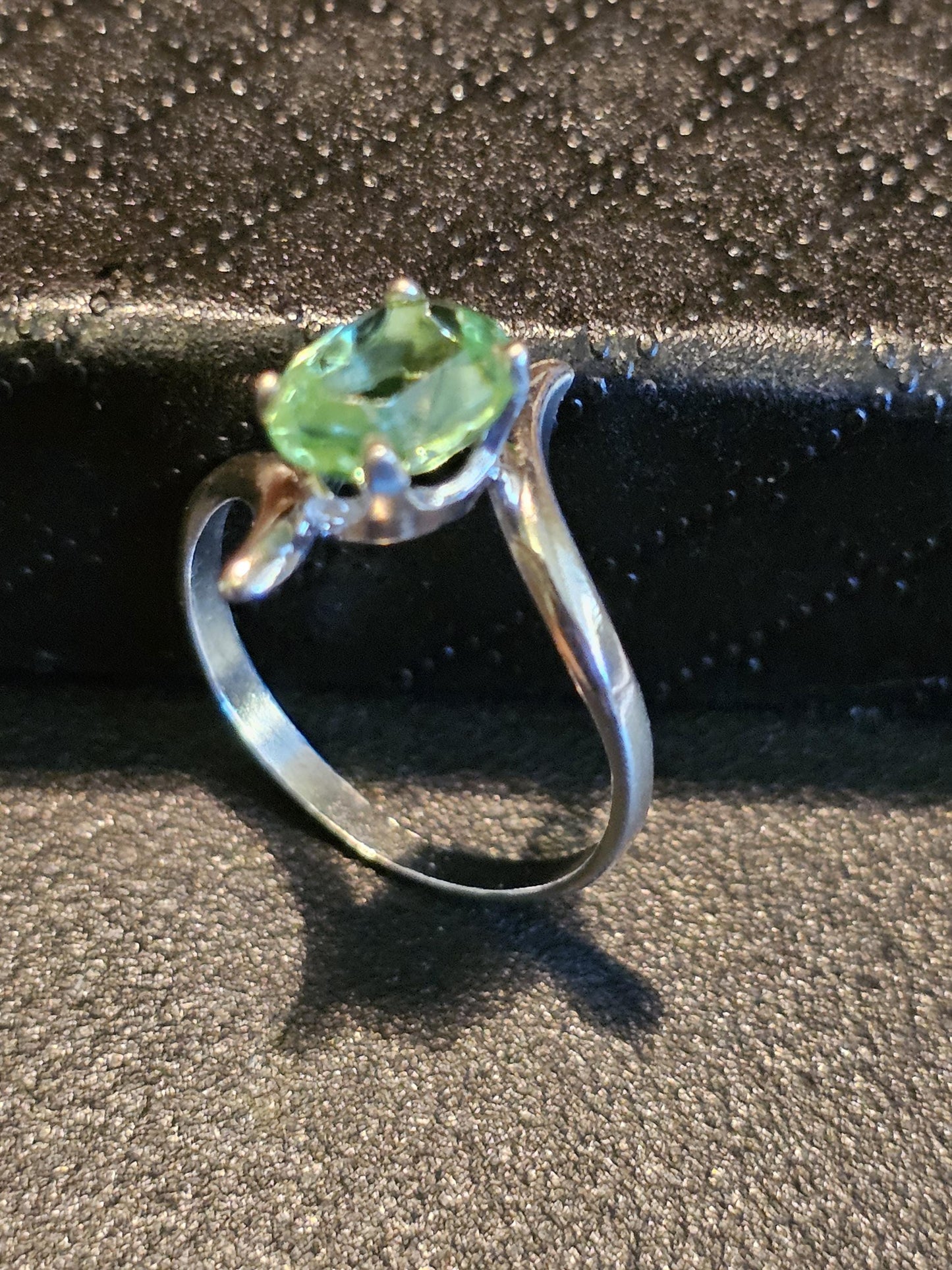 Uranium Glass Oval cut Ring size 5.5, 6, 6.5 in new Sterling Silver with a 8x6 mm Uranium glass stone that glows under black / UV light