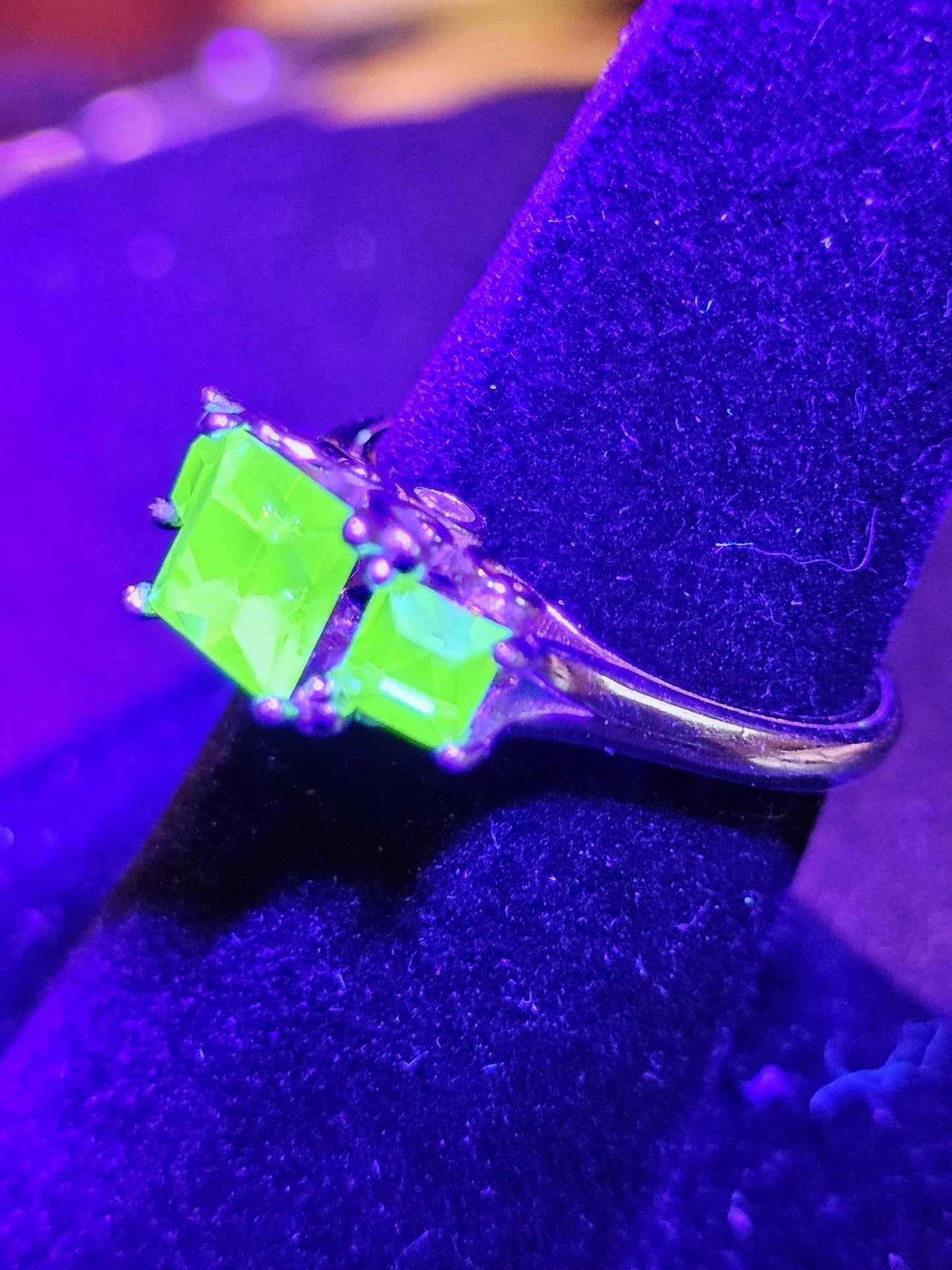Uranium Glass Princess cut Ring size 7 new Sterling Silver/18K Gold Uranium glass stone and 2 accent stones that glows under black/UV light
