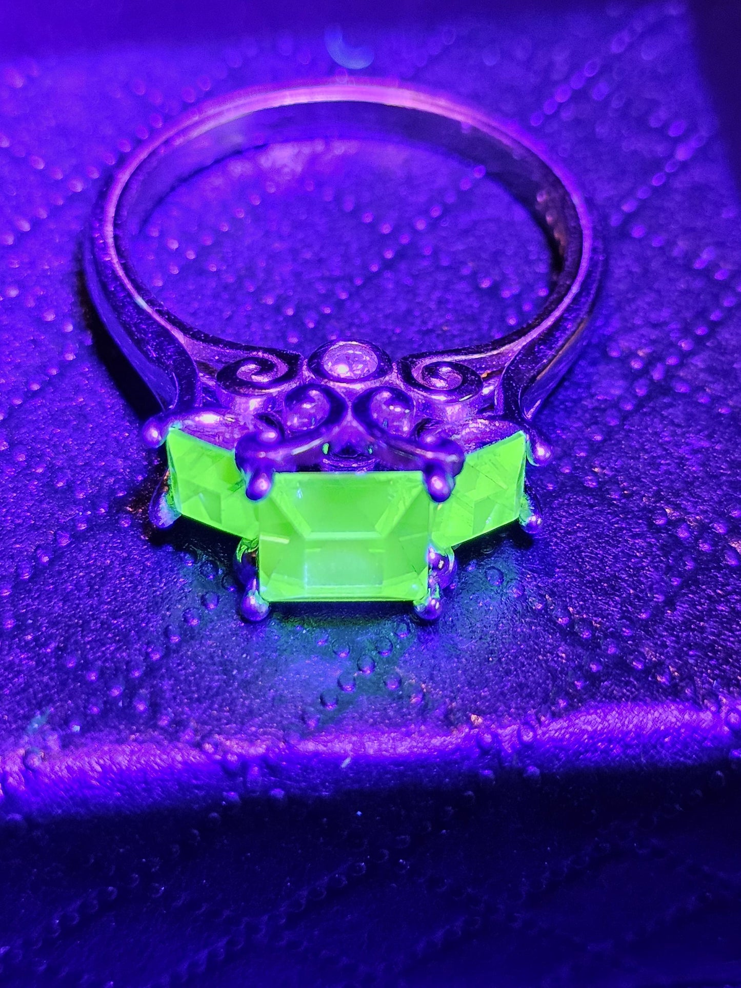 Uranium Glass Princess cut Ring size 7 new Sterling Silver/18K Gold Uranium glass stone and 2 accent stones that glows under black/UV light