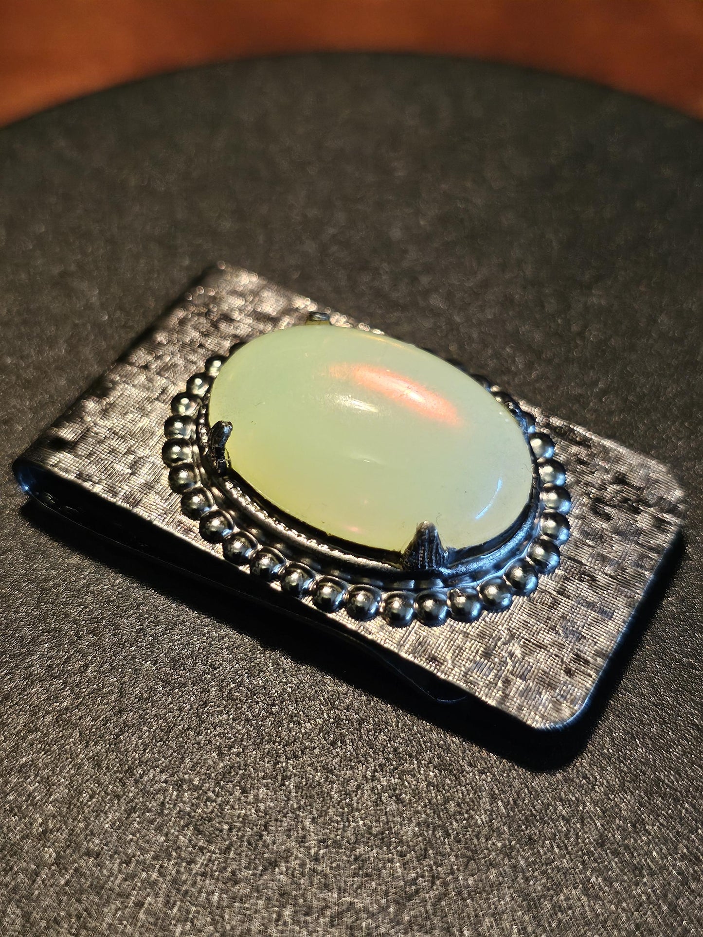 Uranium Glass Money Clip Gold or Silver 25x18 mm Oval cut Round top Cabochon cut vintage Uranium Glass stone that glows under black/UV light