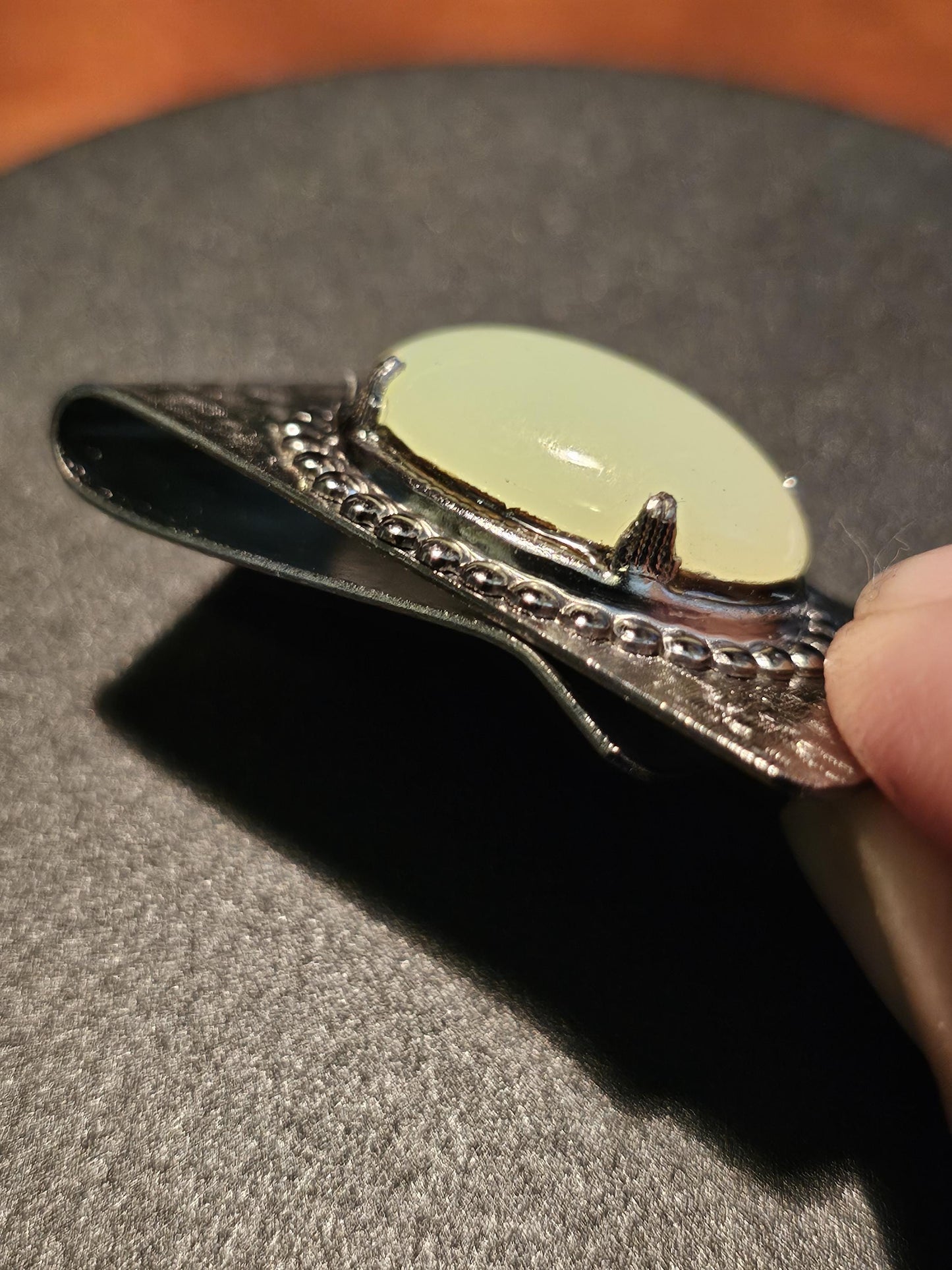 Uranium Glass Money Clip Gold or Silver 25x18 mm Oval cut Round top Cabochon cut vintage Uranium Glass stone that glows under black/UV light