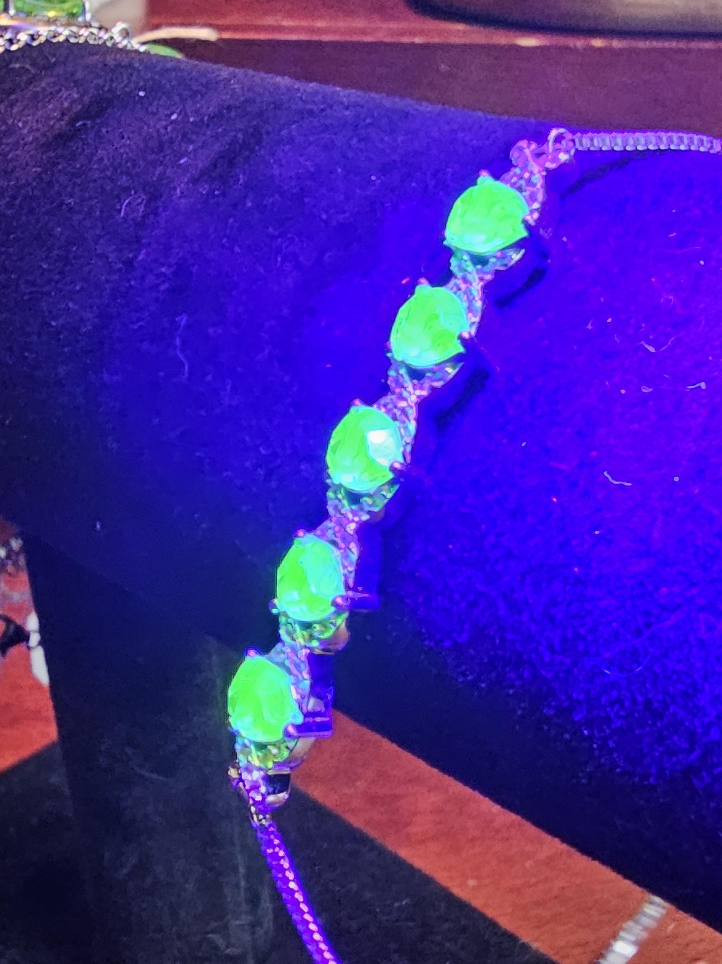 Uranium Glass Bracelet new Sterling Silver with 5 vintage Uranium glass Heart cut 5x5.5 mm stones that glow under black / UV light
