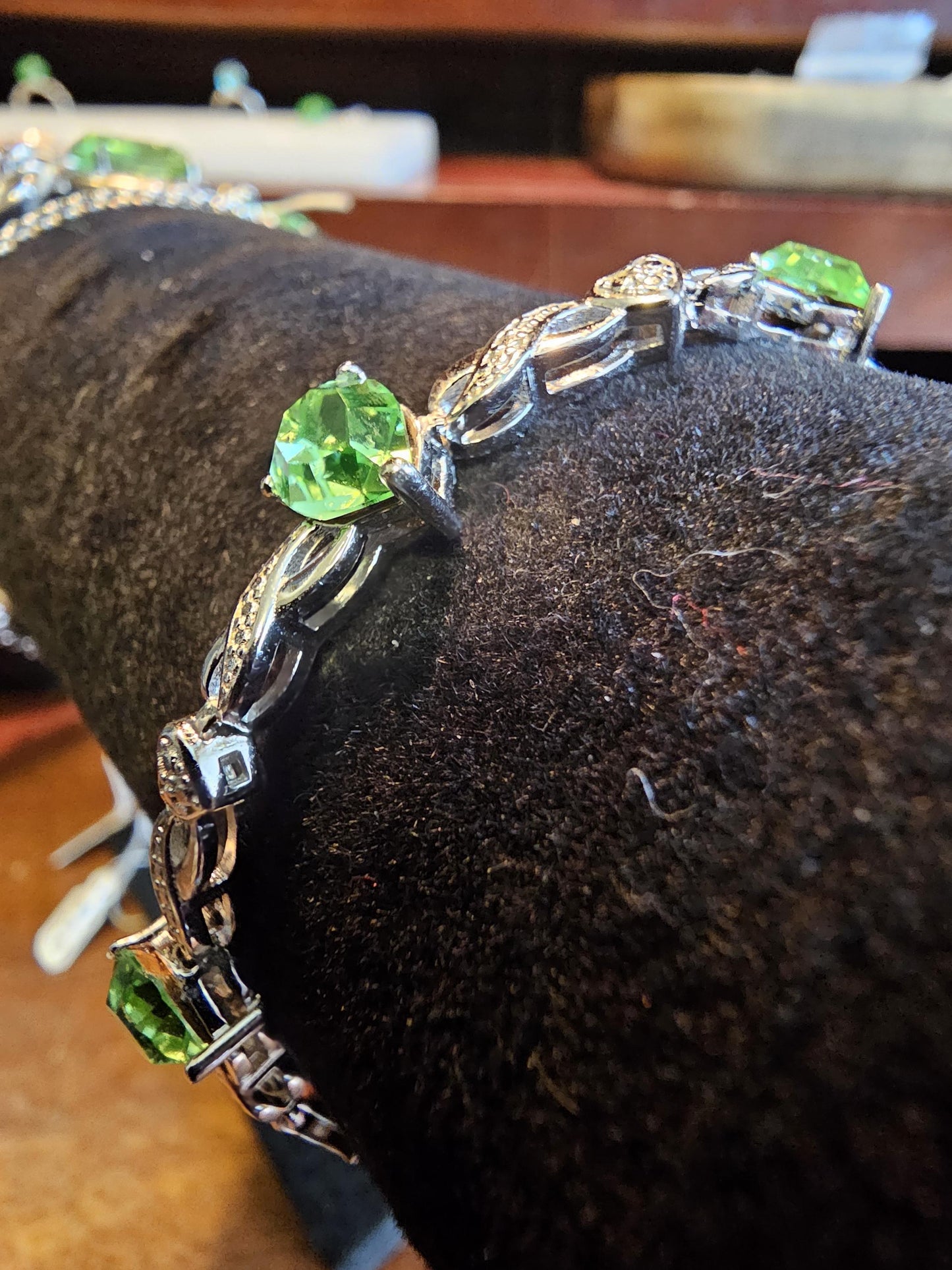 Uranium Glass Bracelet new Sterling Silver with 7 vintage Uranium glass Heart cut 6x6.5 mm stones that glow under black / UV light