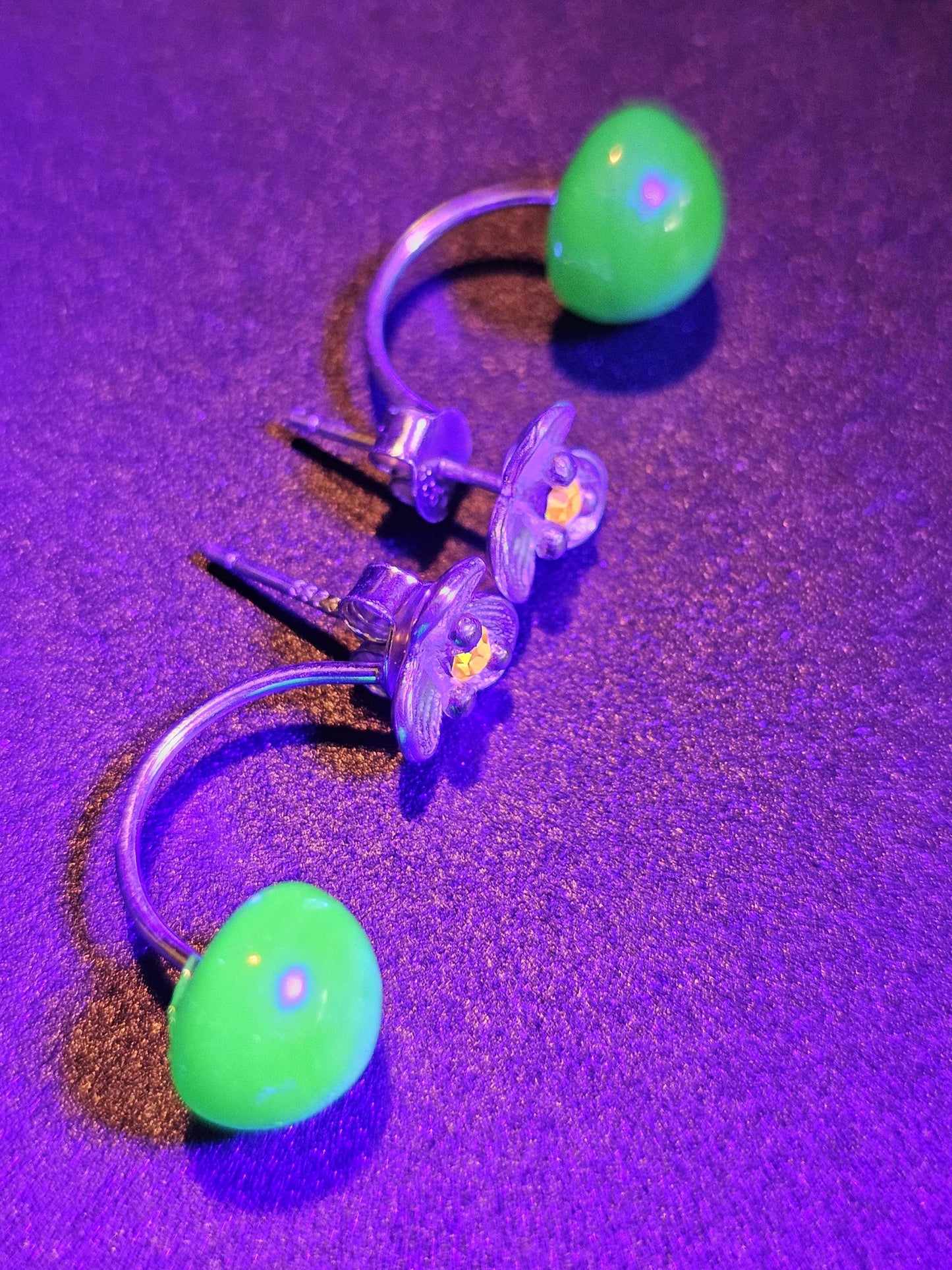 Uranium Glass Earrings with Vintage Dark Green 9 mm round cut Uranium Glass stones in new Sterling Silver that glow under black/UV light