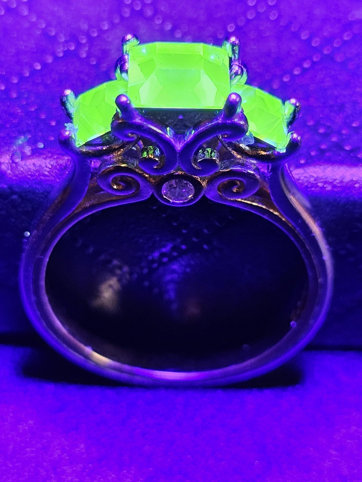 Uranium Glass Princess cut Ring size 7 new Sterling Silver/18K Gold Uranium glass stone and 2 accent stones that glows under black/UV light