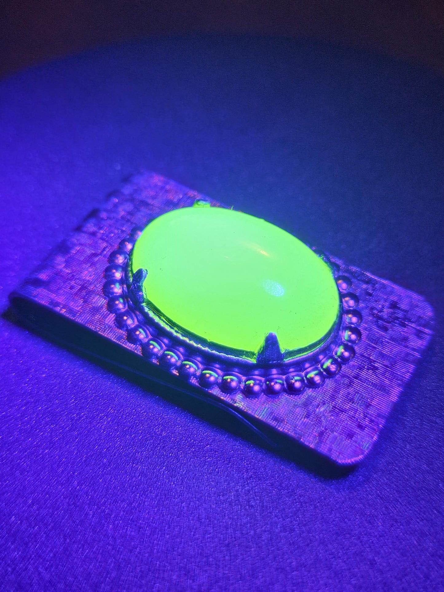 Uranium Glass Money Clip Gold or Silver 25x18 mm Oval cut Round top Cabochon cut vintage Uranium Glass stone that glows under black/UV light