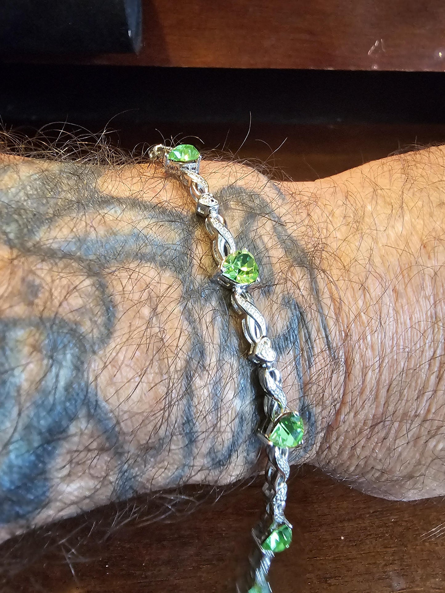 Uranium Glass Bracelet new Sterling Silver with 7 vintage Uranium glass Heart cut 6x6.5 mm stones that glow under black / UV light