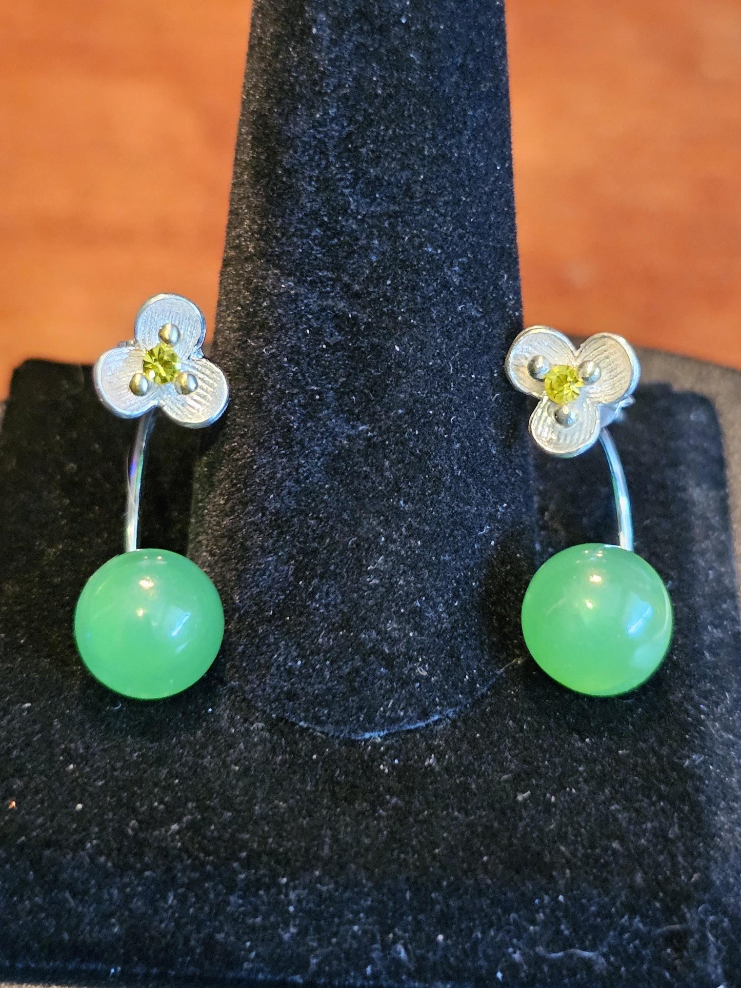 Uranium Glass Earrings with Vintage Dark Green 9 mm round cut Uranium Glass stones in new Sterling Silver that glow under black/UV light