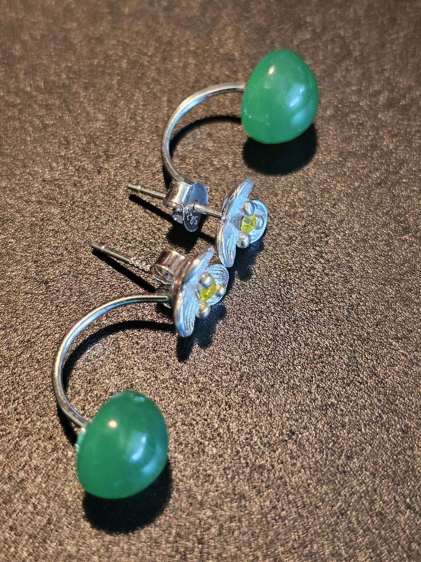 Uranium Glass Earrings with Vintage Dark Green 9 mm round cut Uranium Glass stones in new Sterling Silver that glow under black/UV light