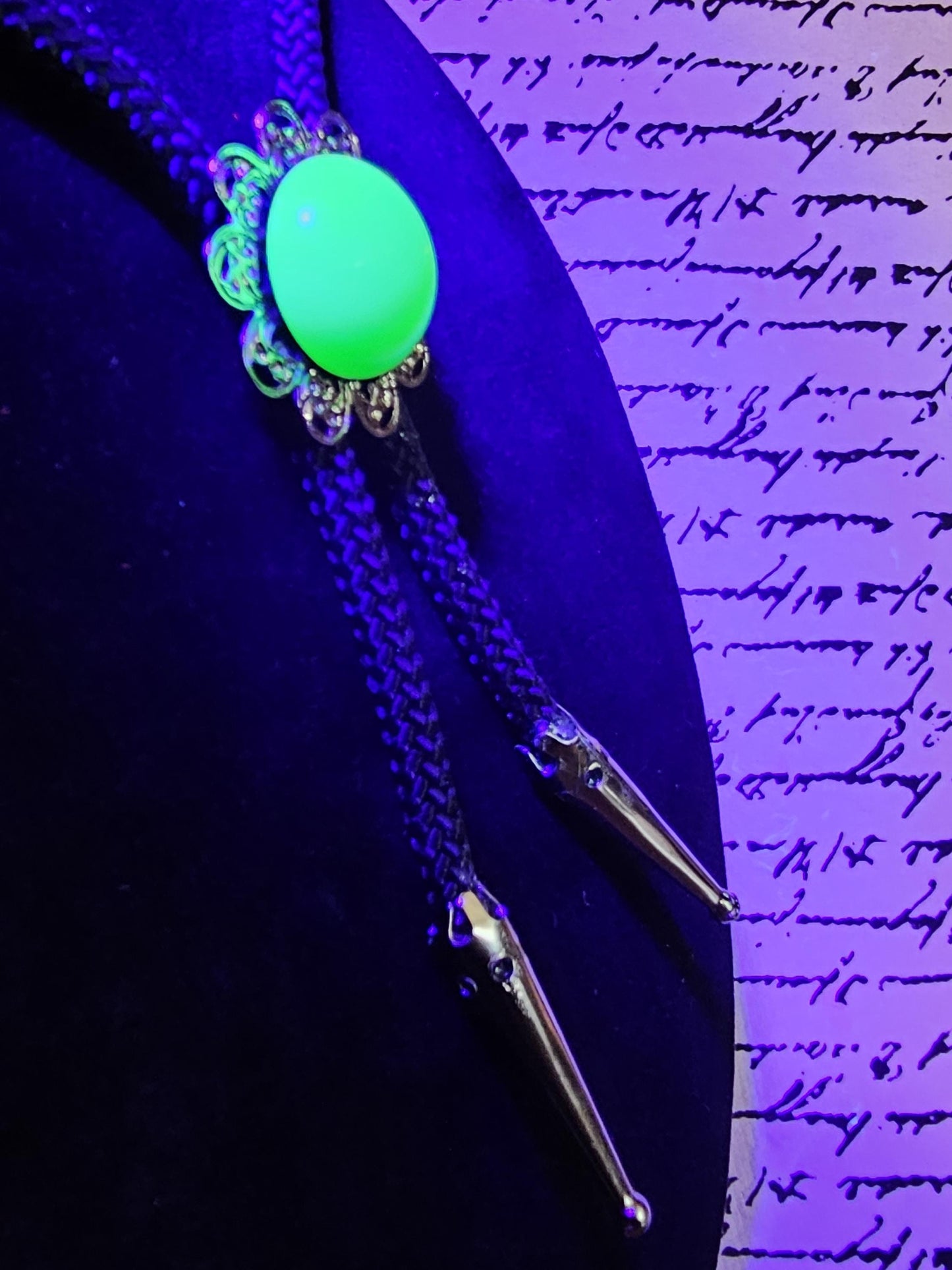 Uranium Glass Bolo Tie Green 18 mm Round cut Round top Cabochon cut vintage Uranium Glass stone that glows under black / UV light