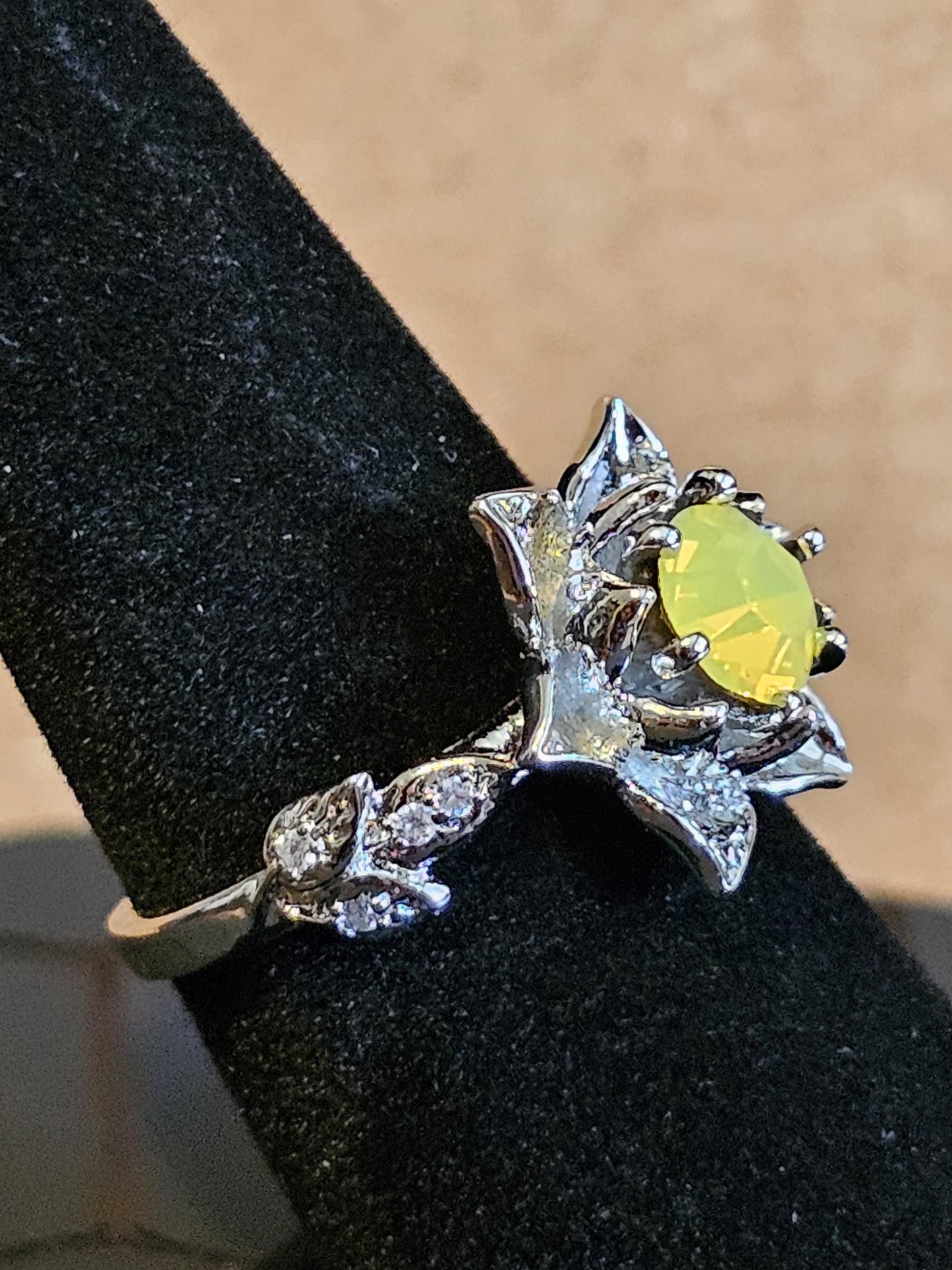 Uranium Glass Round cut Ring Flower style new Sterling Silver size 7 vintage Yellow Uranium glass stone that glows under black / UV light