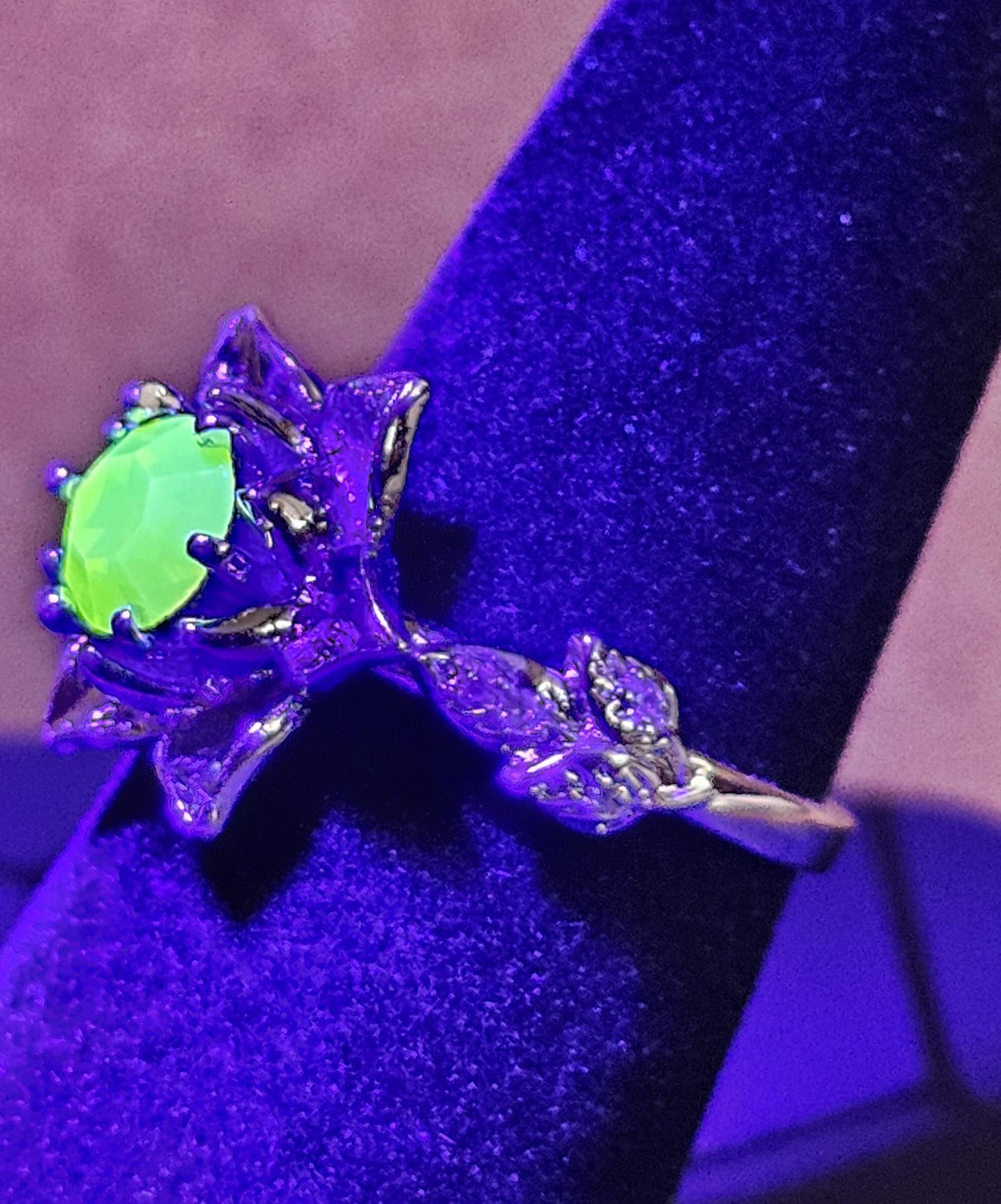 Uranium Glass Round cut Ring Flower style new Sterling Silver size 7 vintage Yellow Uranium glass stone that glows under black / UV light
