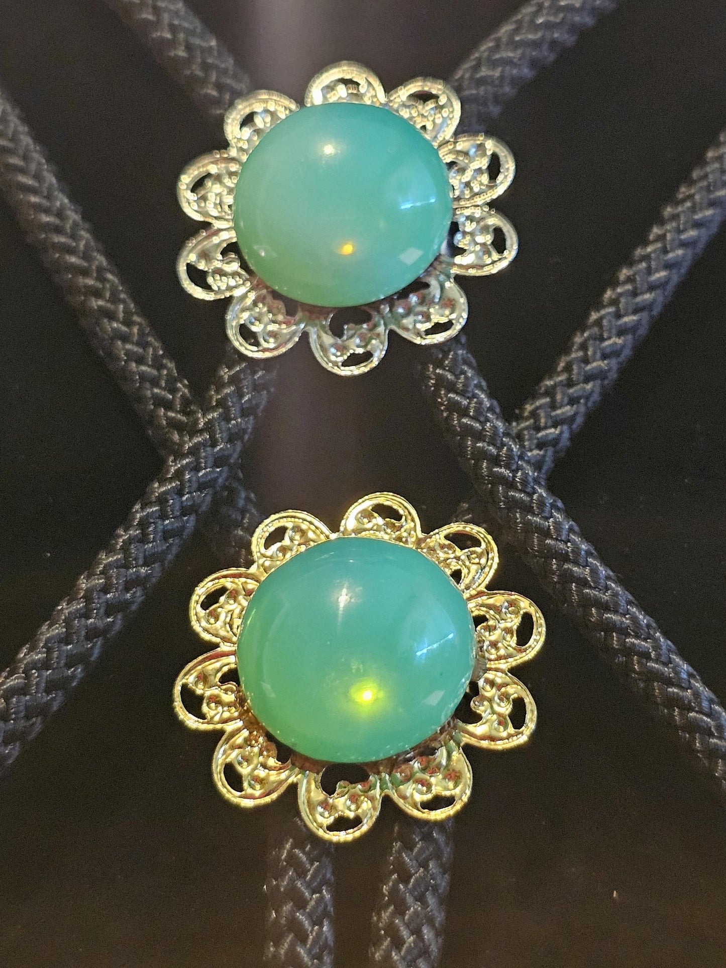 Uranium Glass Bolo Tie Green 18 mm Round cut Round top Cabochon cut vintage Uranium Glass stone that glows under black / UV light