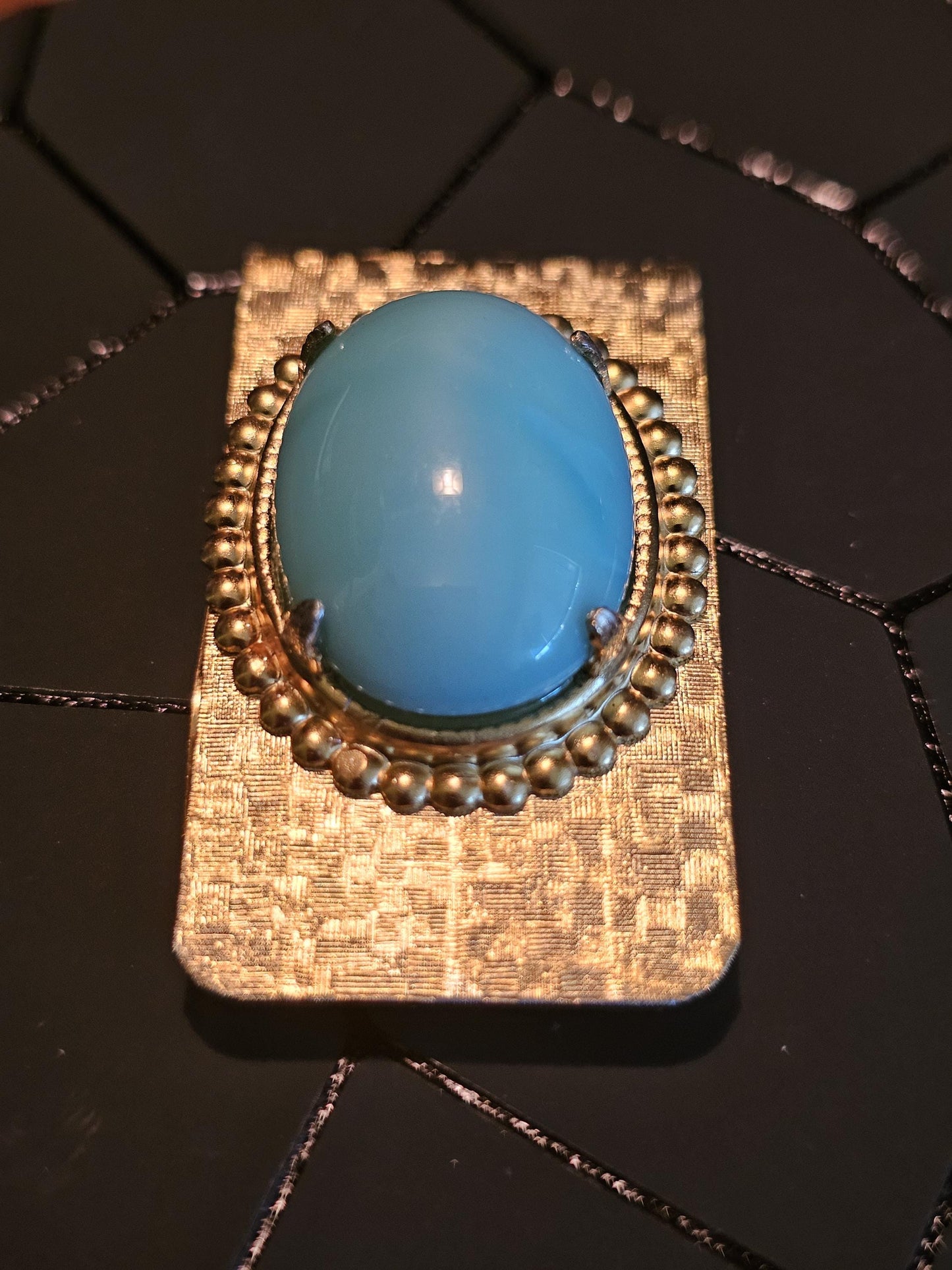Uranium Glass Money Clip Gold or Silver 25x18 mm Oval cut Round top Cabochon cut vintage Uranium Glass stone that glows under black/UV light