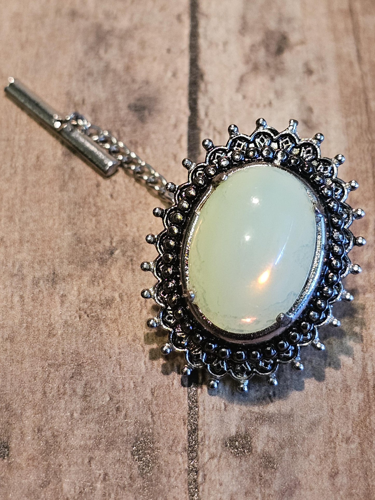 Uranium Glass Tie Tack vintage 1970s with a vintage 18x13 mm Oval cut Uranium Glass stone that glows under black / UV light