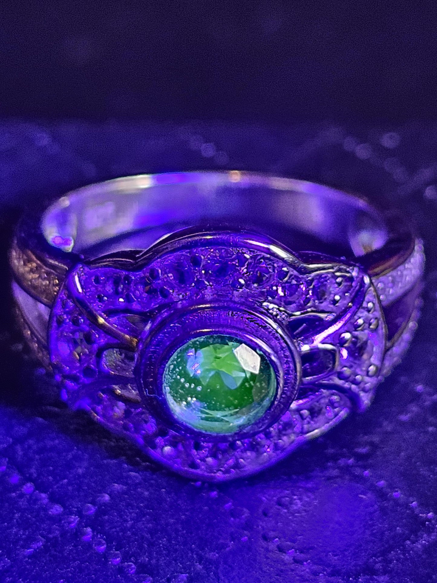 Uranium Glass Round cut Ring size 7 new Sterling Silver with refurbished 5 mm vintage Uranium glass stone that glows under black / UV light