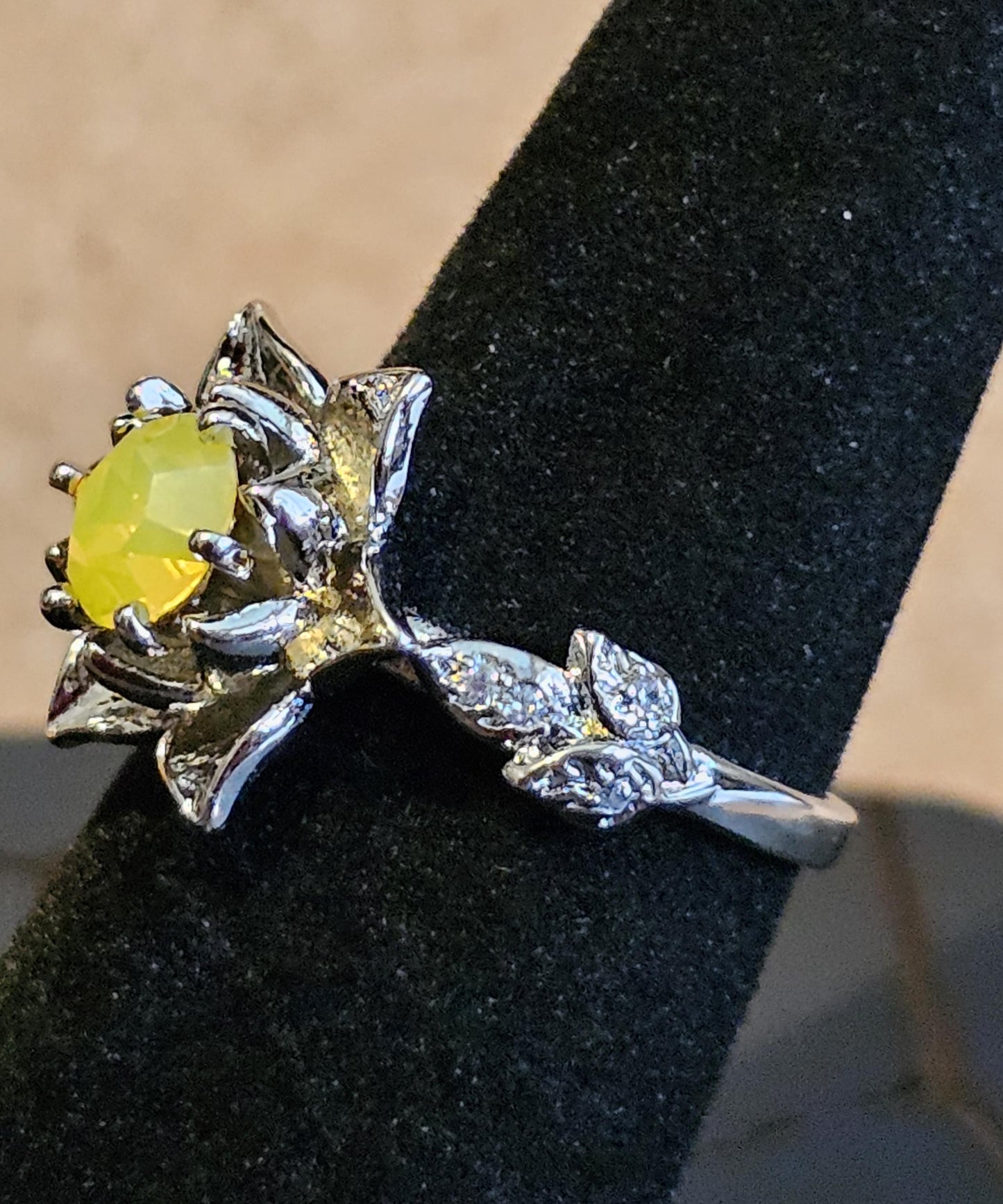 Uranium Glass Round cut Ring Flower style new Sterling Silver size 7 vintage Yellow Uranium glass stone that glows under black / UV light