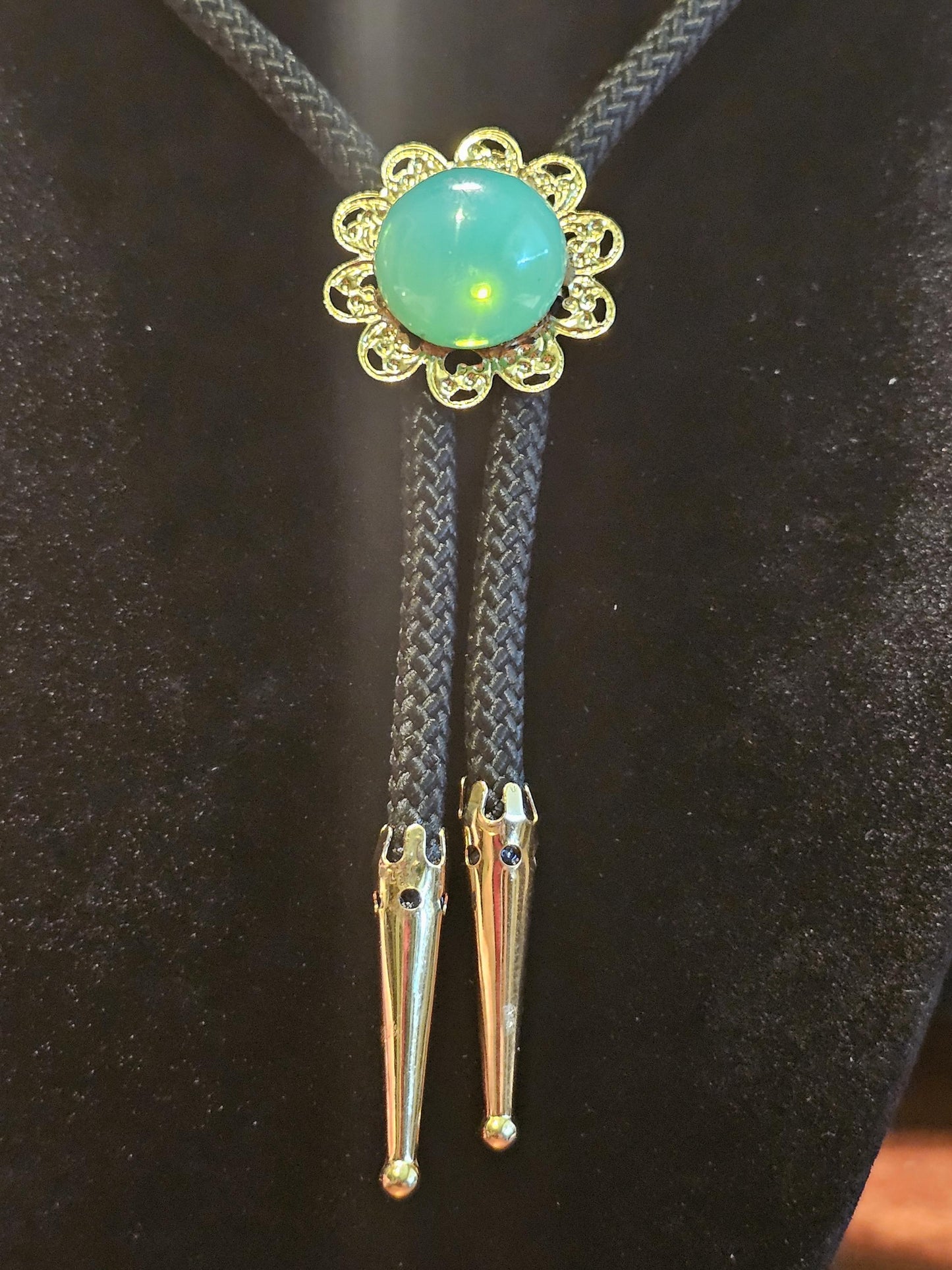 Uranium Glass Bolo Tie Green 18 mm Round cut Round top Cabochon cut vintage Uranium Glass stone that glows under black / UV light