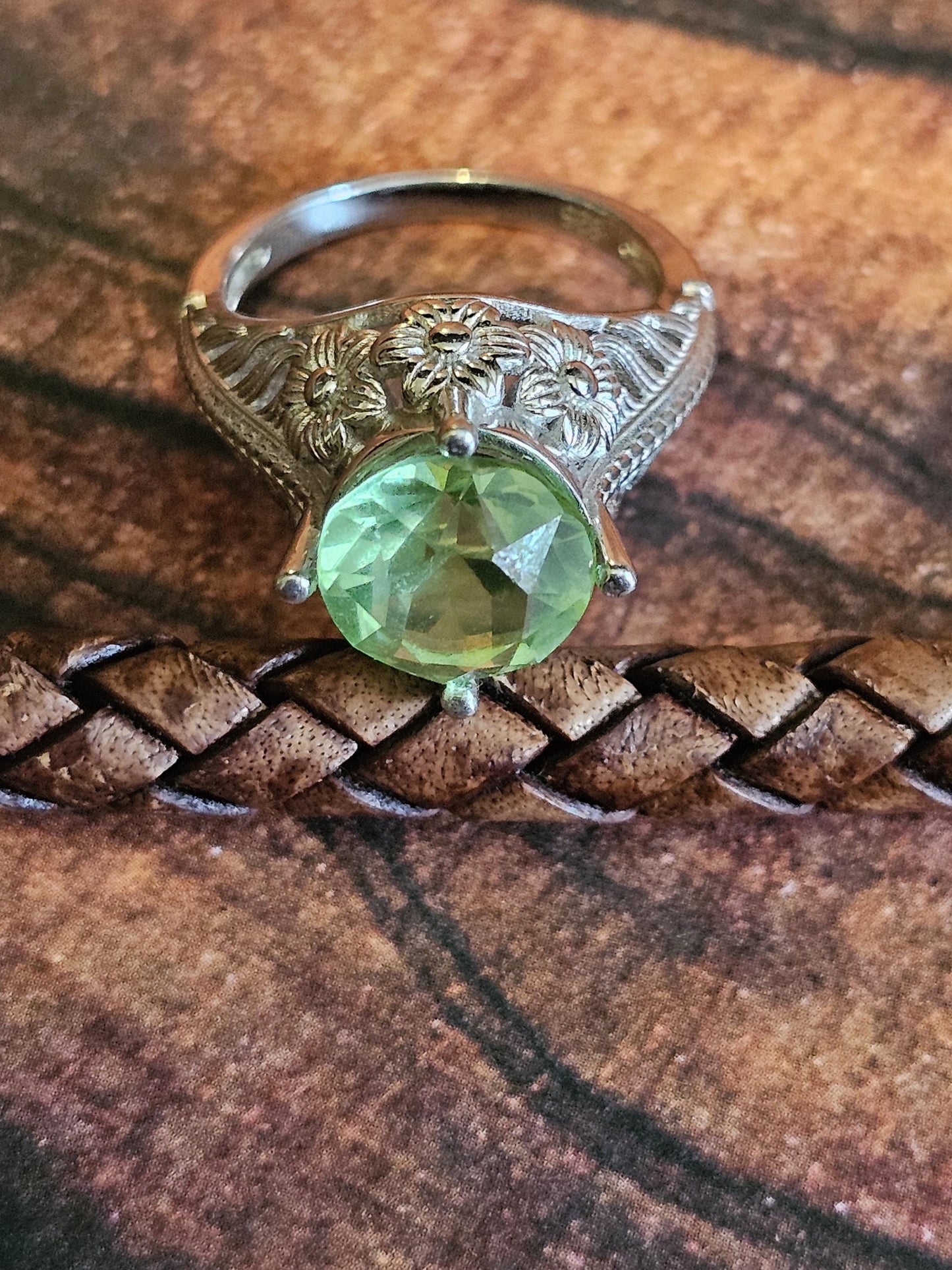 Uranium Glass Round cut Ring in size 7. Vintage style new Sterling Silver with a vintage Uranium glass stone that glows under black/UV light