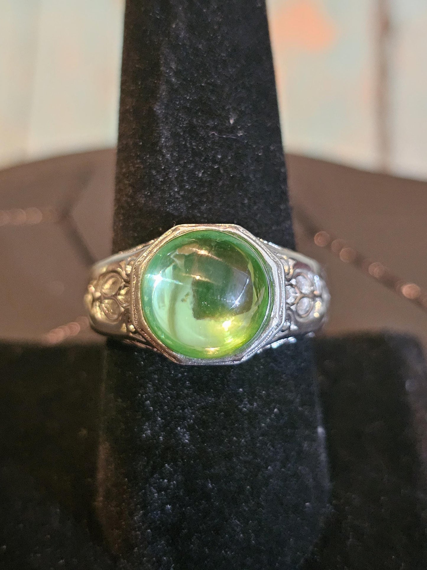 Uranium Glass Ring READ DESCRIPTION Sterling Silver with vintage Cabochon cut Round top Uranium glass stone that glows under black/UV light