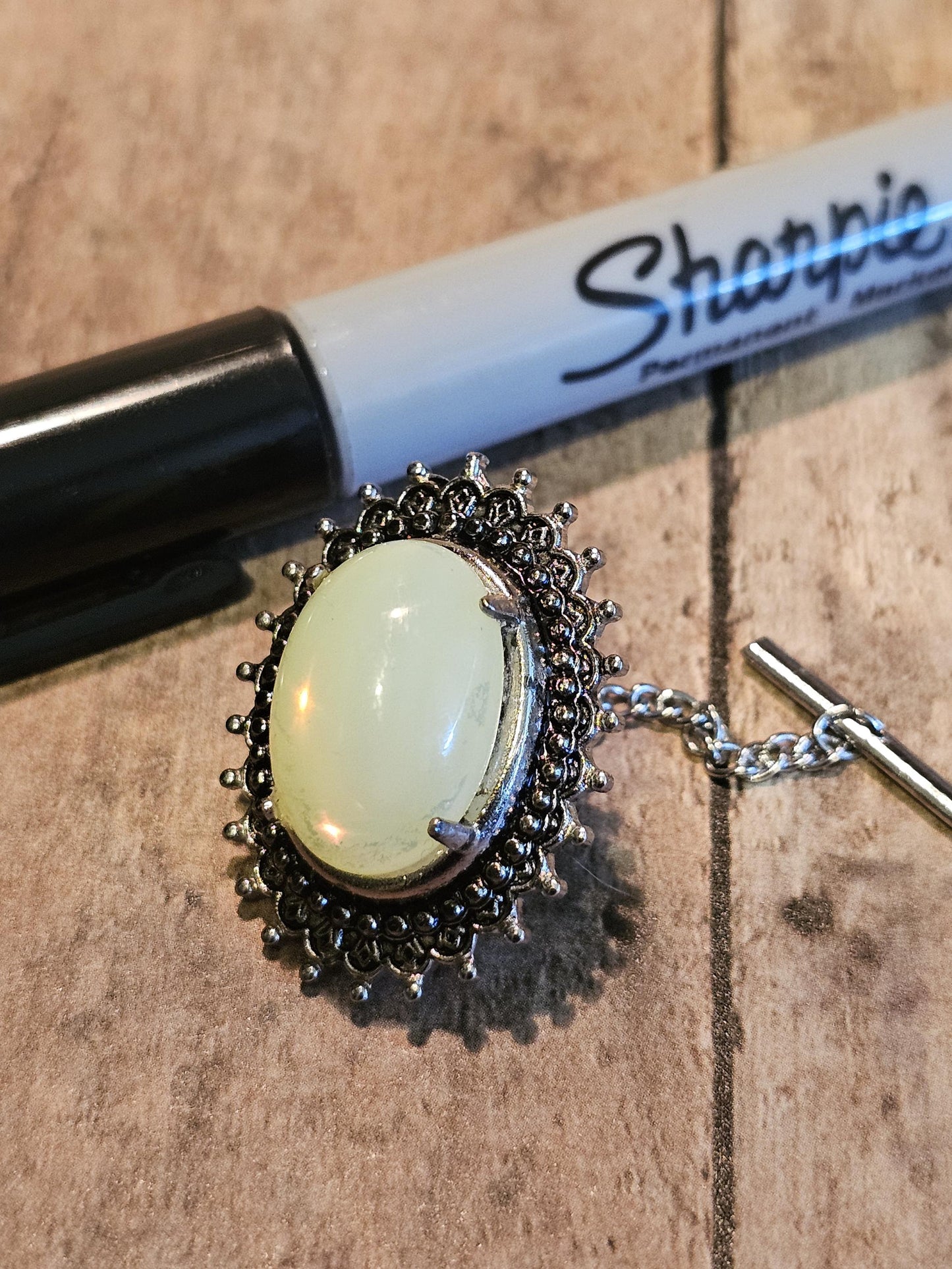 Uranium Glass Tie Tack vintage 1970s with a vintage 18x13 mm Oval cut Uranium Glass stone that glows under black / UV light