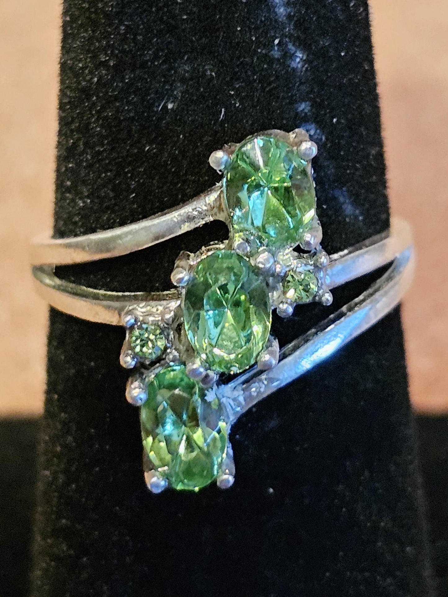 Uranium Glass Oval cut Ring size 7 new Sterling Silver with three vintage 6x4 mm Uranium glass stones that glow under black / UV light