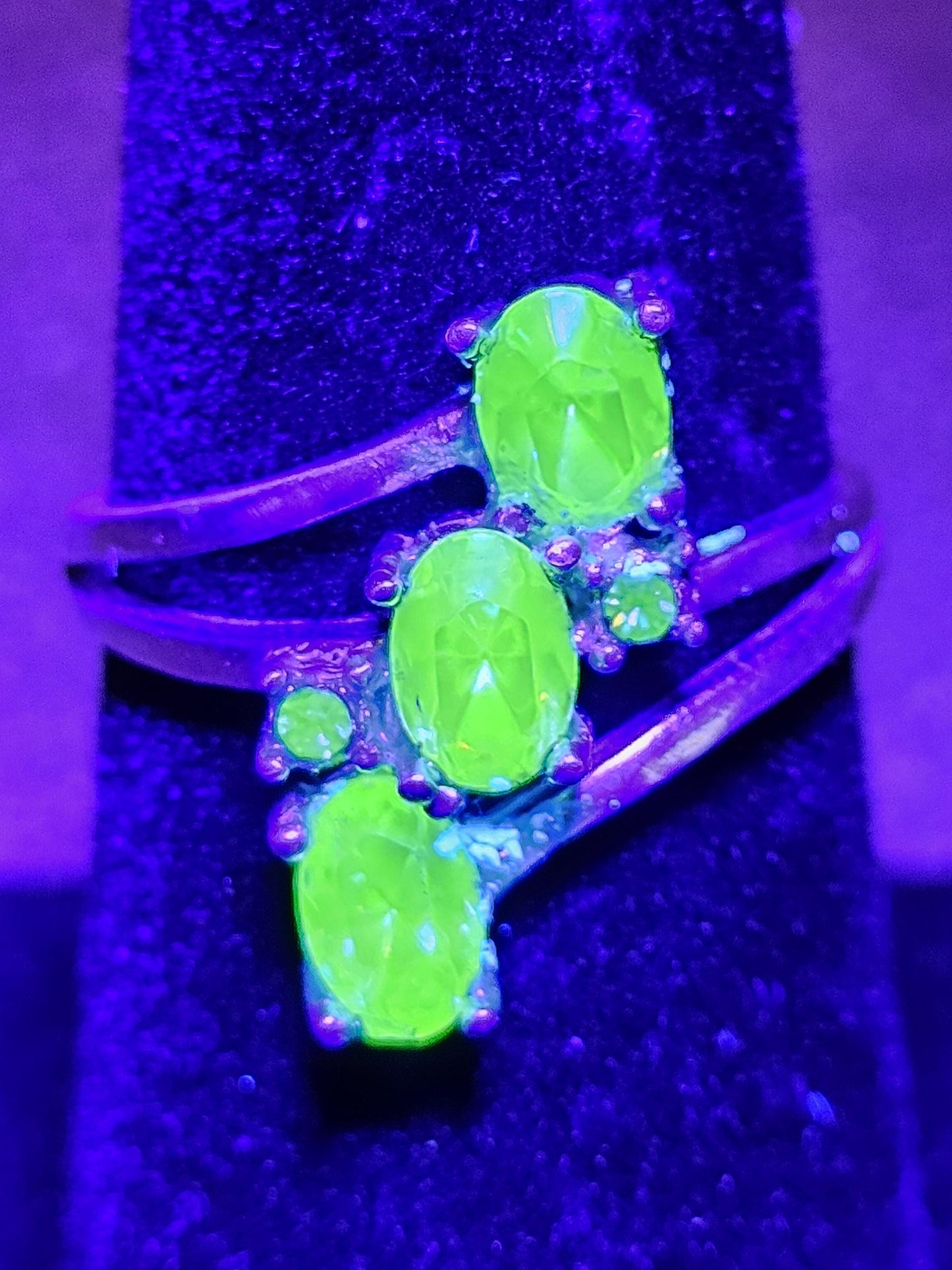 Uranium Glass Oval cut Ring size 7 new Sterling Silver with three vintage 6x4 mm Uranium glass stones that glow under black / UV light